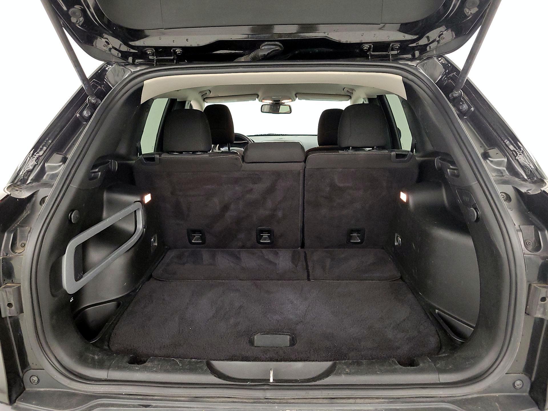 Thumbnail: 2018 Jeep Cherokee - 20