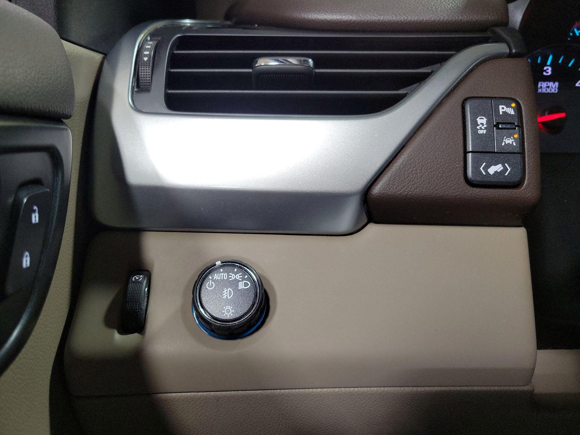 Thumbnail: 2018 Chevrolet Tahoe - 13