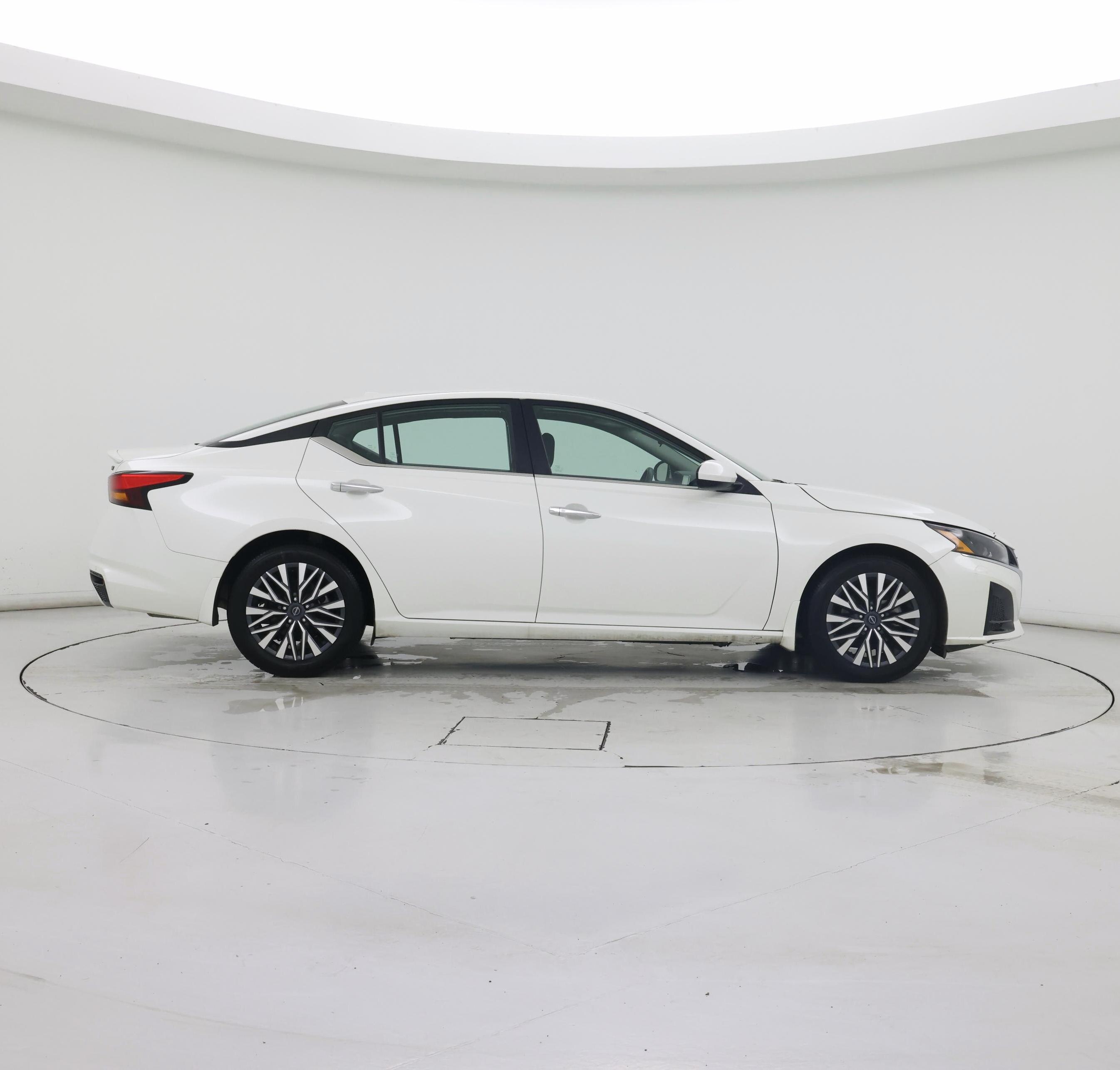 Thumbnail: 2023 Nissan Altima - 7