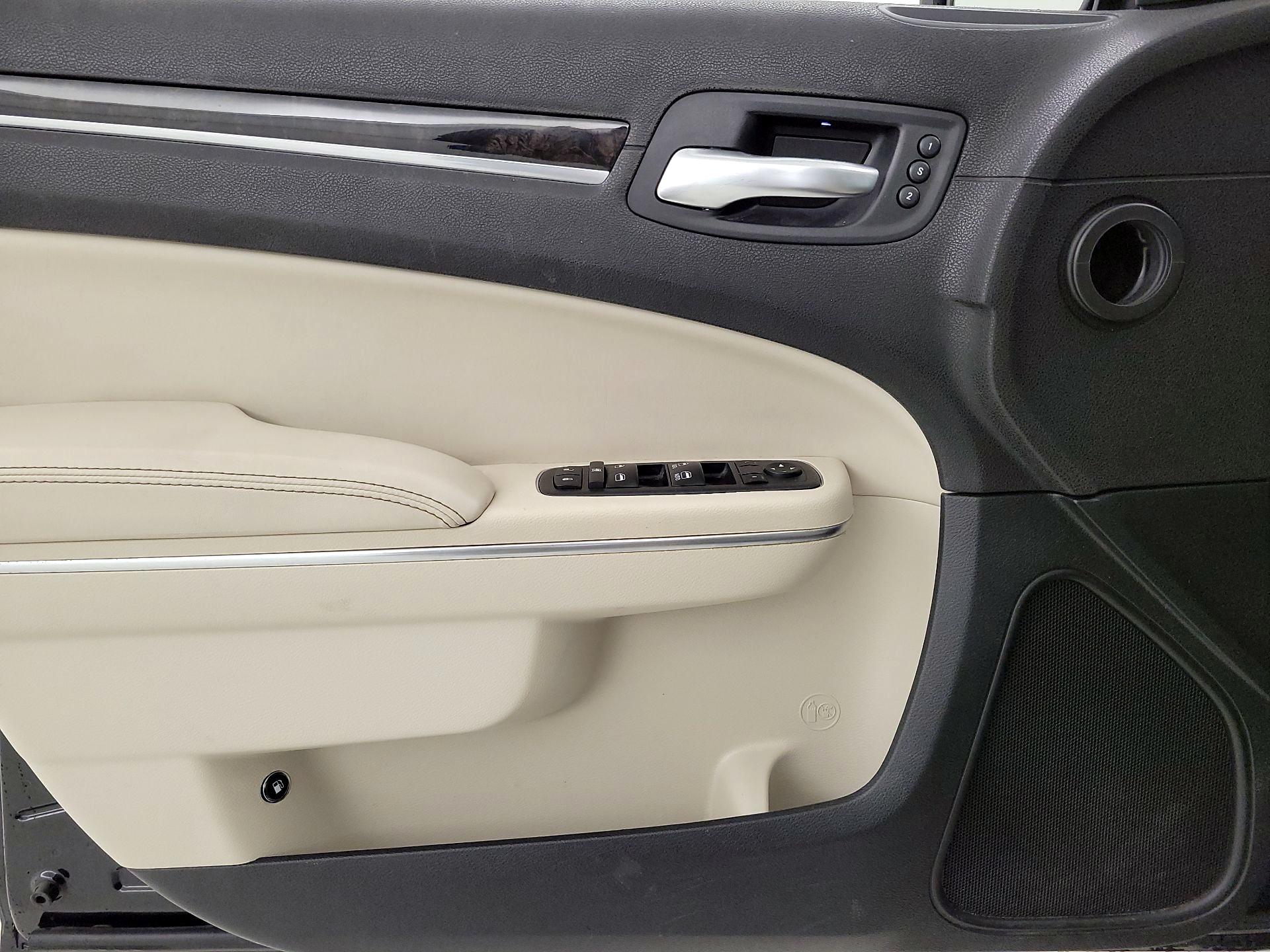 Thumbnail: 2017 Chrysler 300 - 12