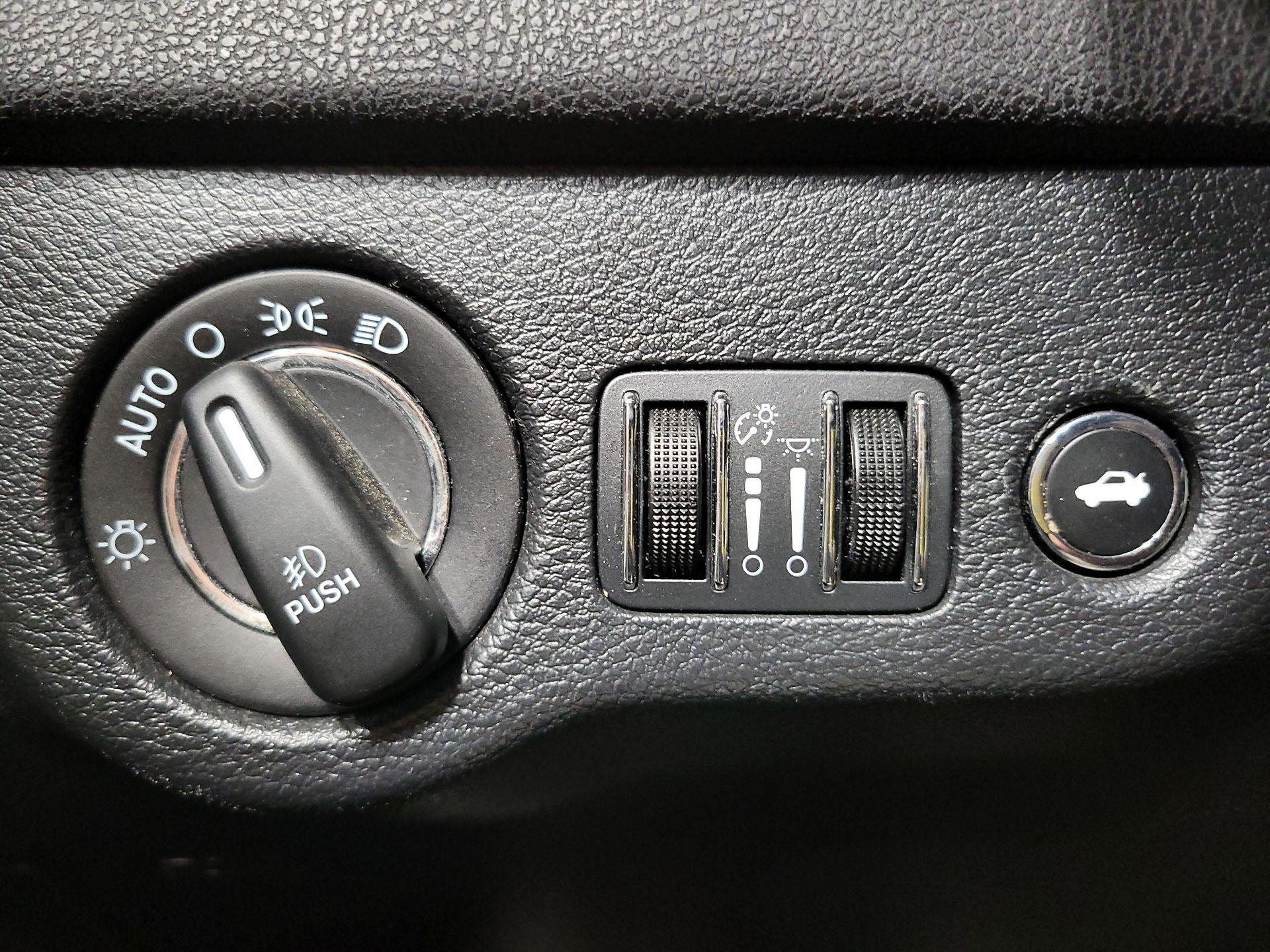 Thumbnail: 2017 Chrysler 300 - 13