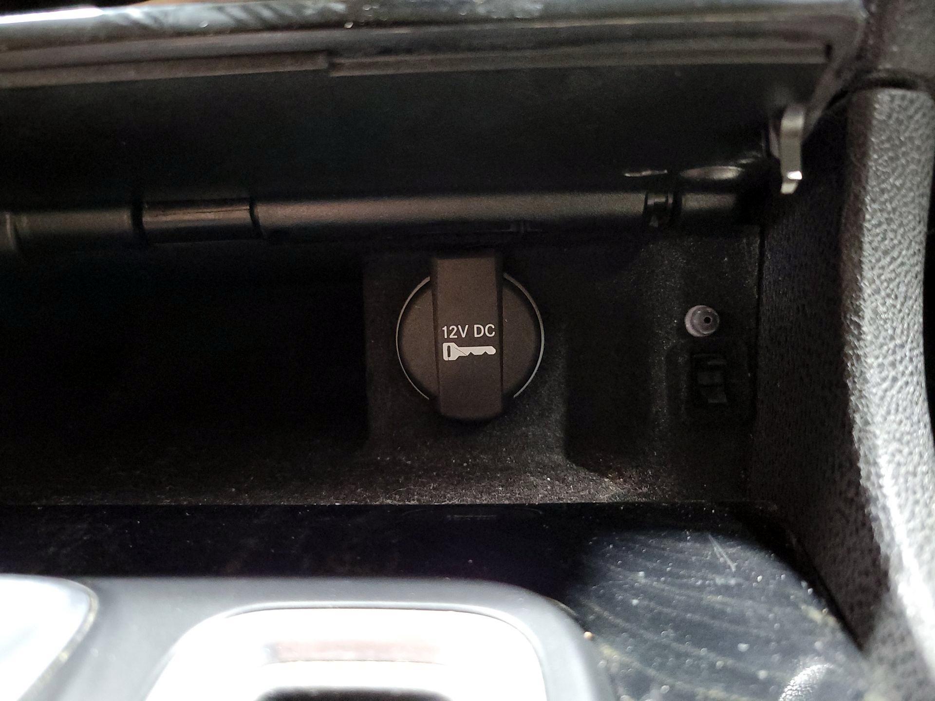 Thumbnail: 2017 Chrysler 300 - 18