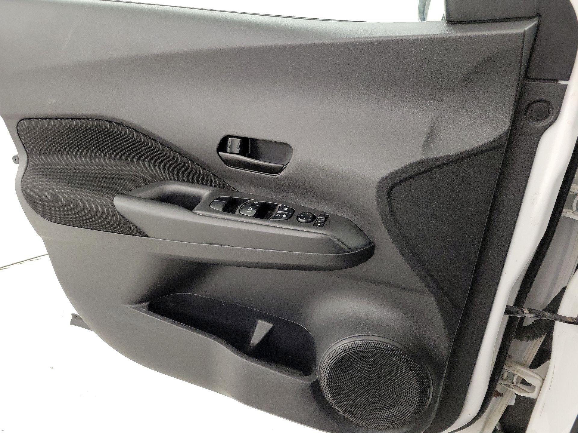 Thumbnail: 2021 Nissan Kicks - 12