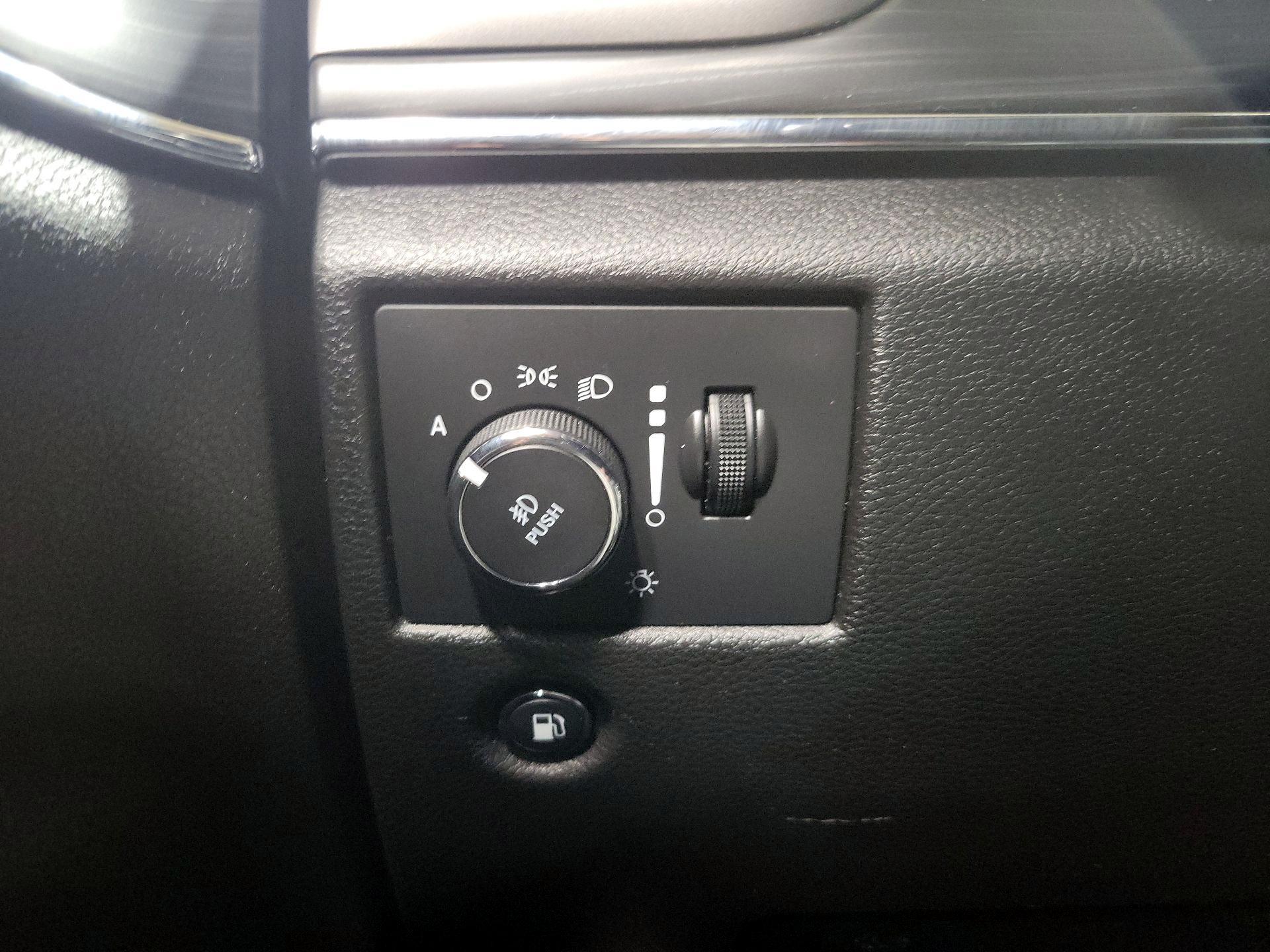 Thumbnail: 2019 Jeep Grand Cherokee - 13