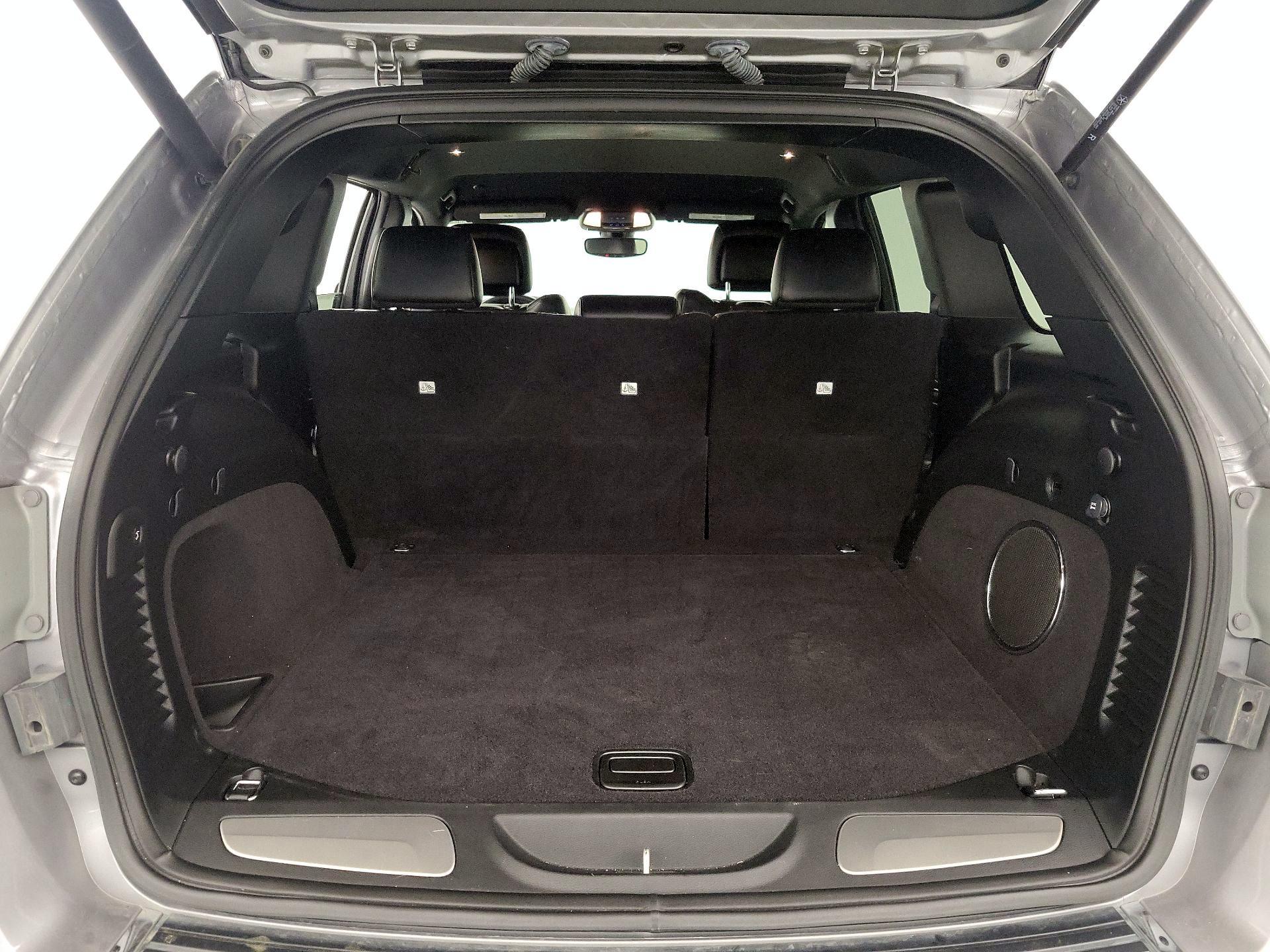 Thumbnail: 2019 Jeep Grand Cherokee - 20