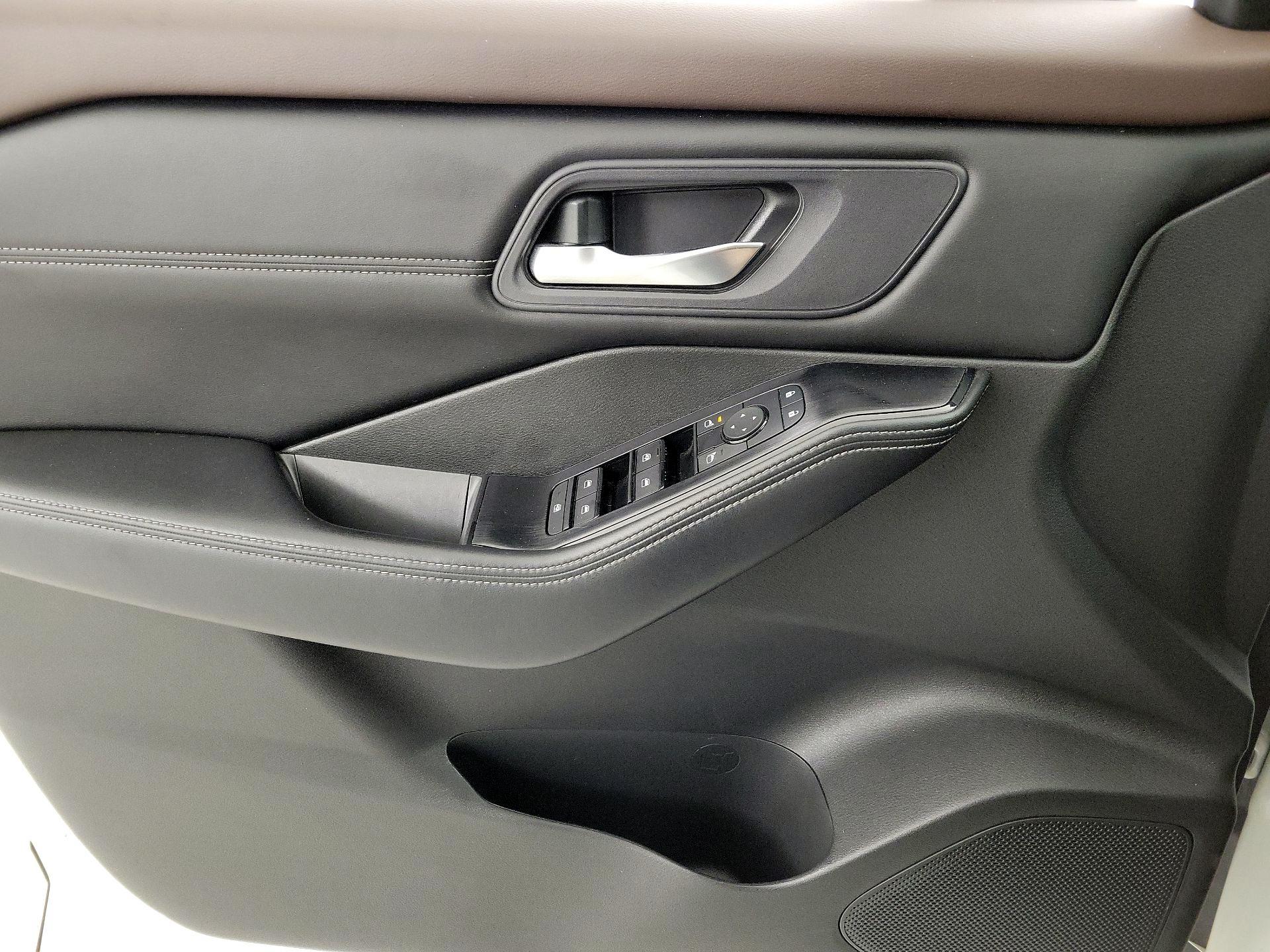 Thumbnail: 2023 Nissan Rogue - 12