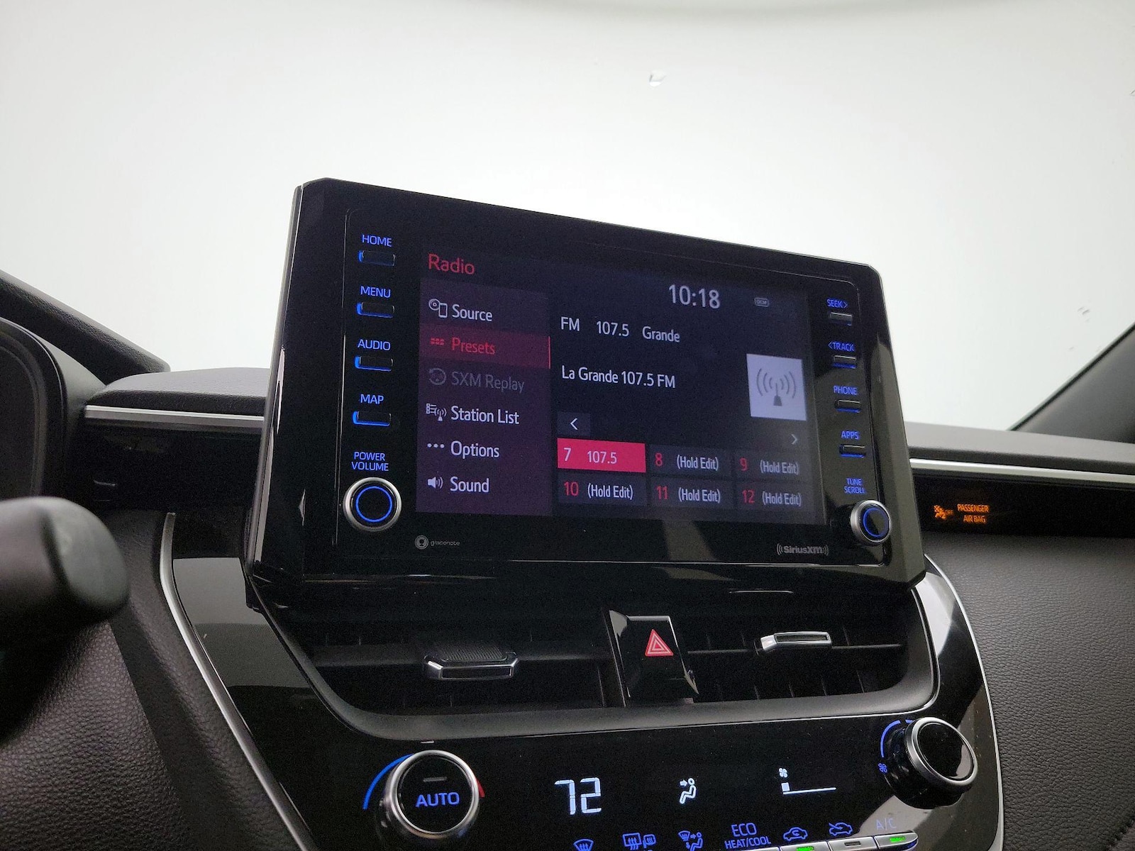 2022 Toyota Corolla SE - Photo 16