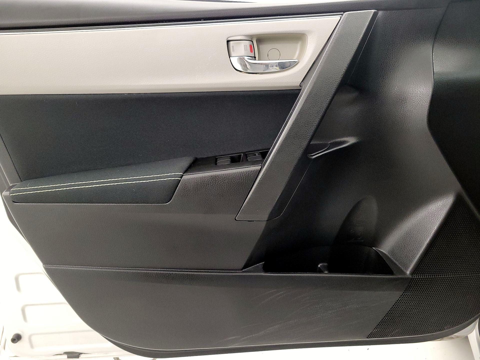 Thumbnail: 2018 Toyota Corolla - 12