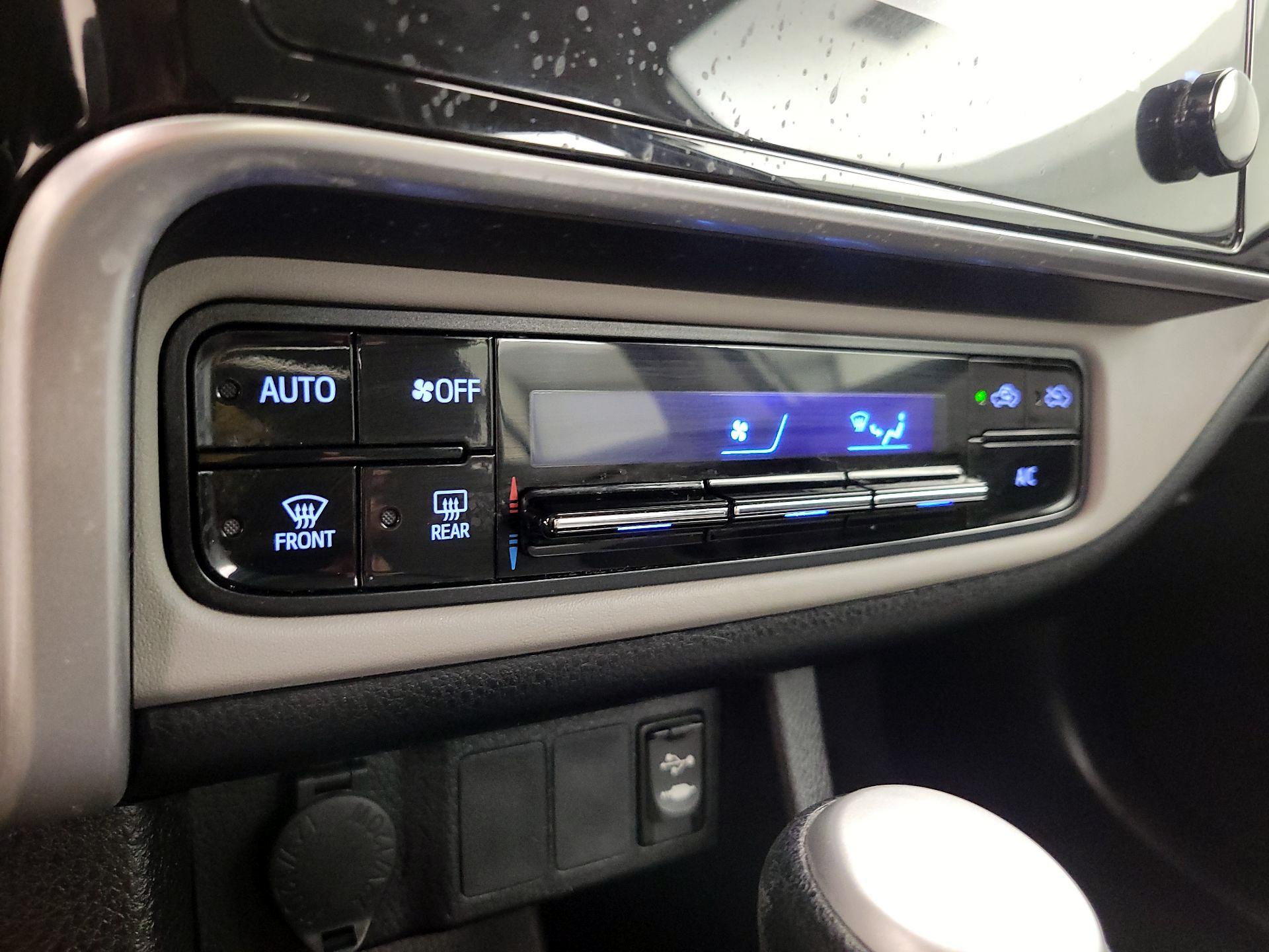 Thumbnail: 2018 Toyota Corolla - 16