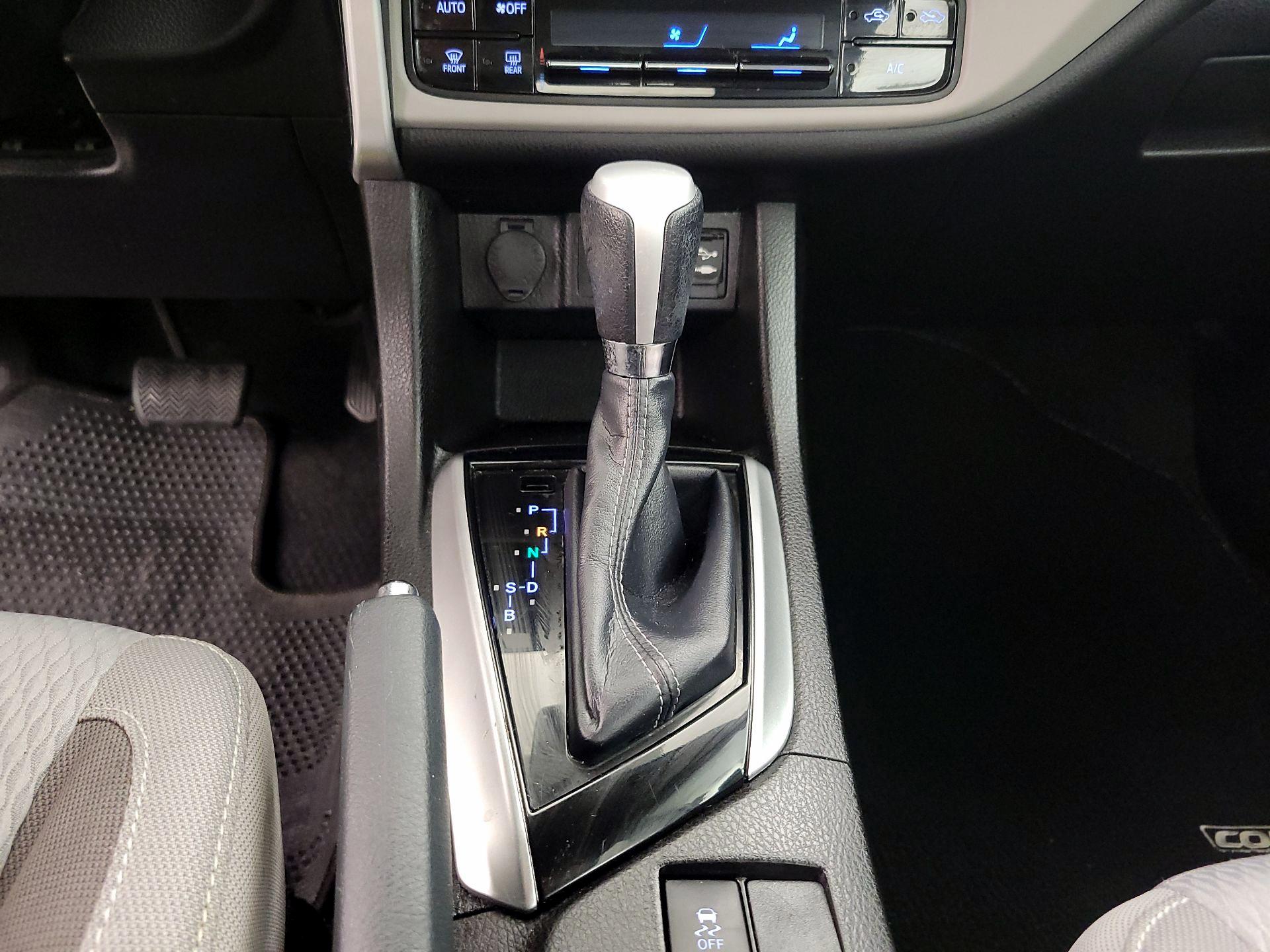 Thumbnail: 2018 Toyota Corolla - 17