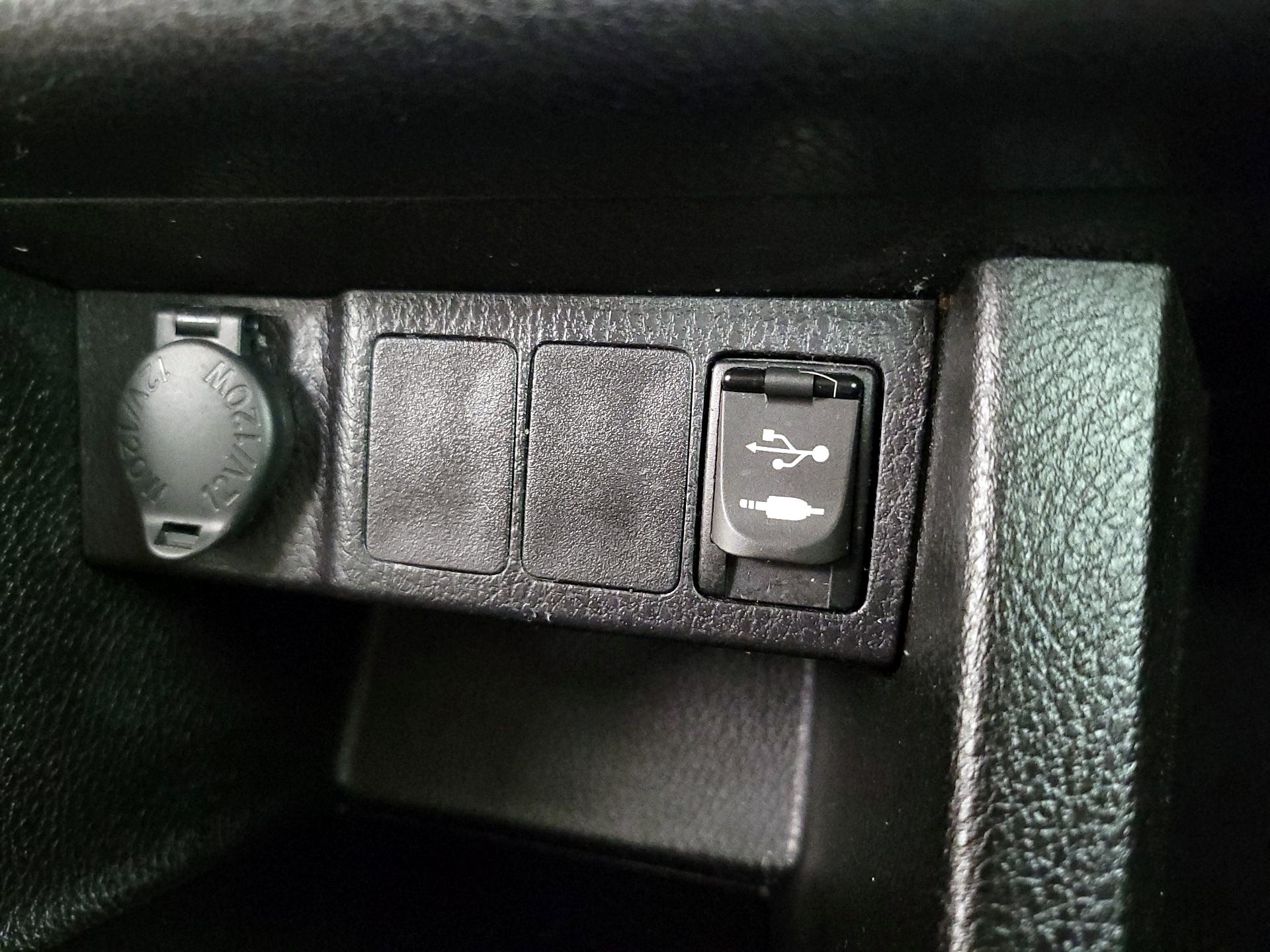 Thumbnail: 2018 Toyota Corolla - 18