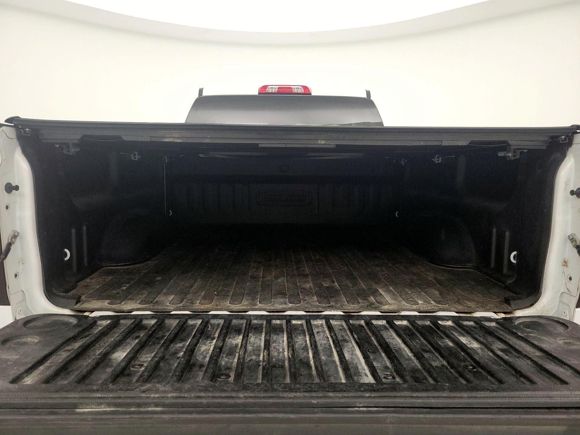 Thumbnail: 2016 Chevrolet Silverado 1500 - 19