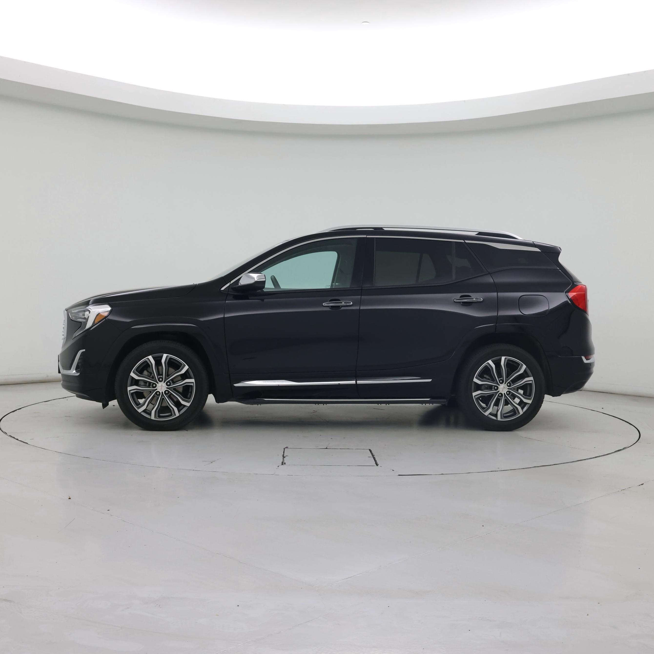 Thumbnail: 2018 GMC Terrain - 3