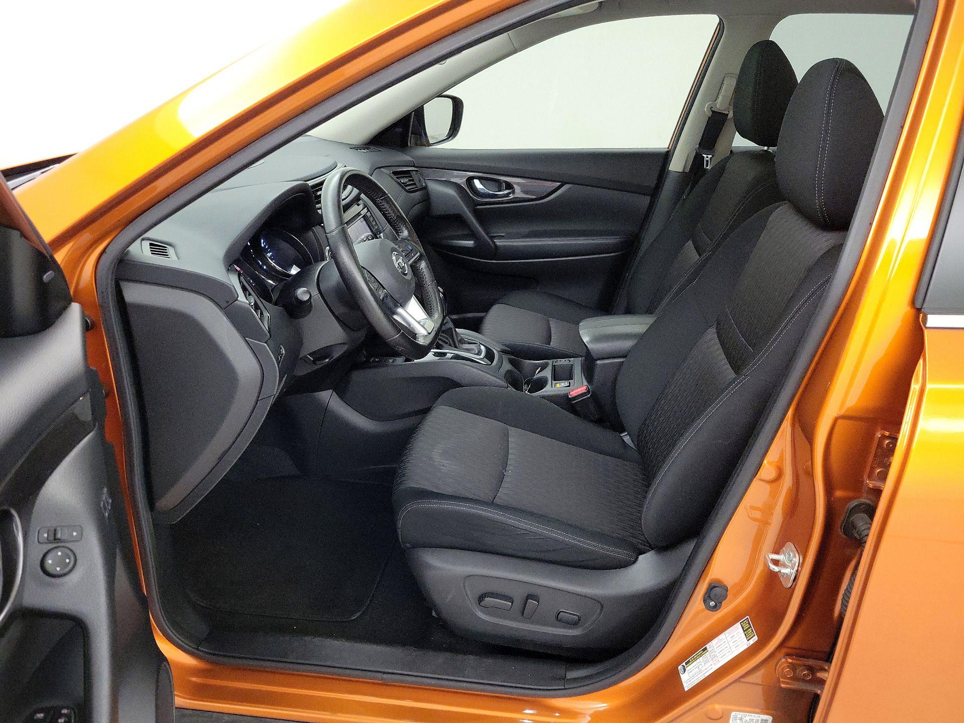 Thumbnail: 2019 Nissan Rogue - 11