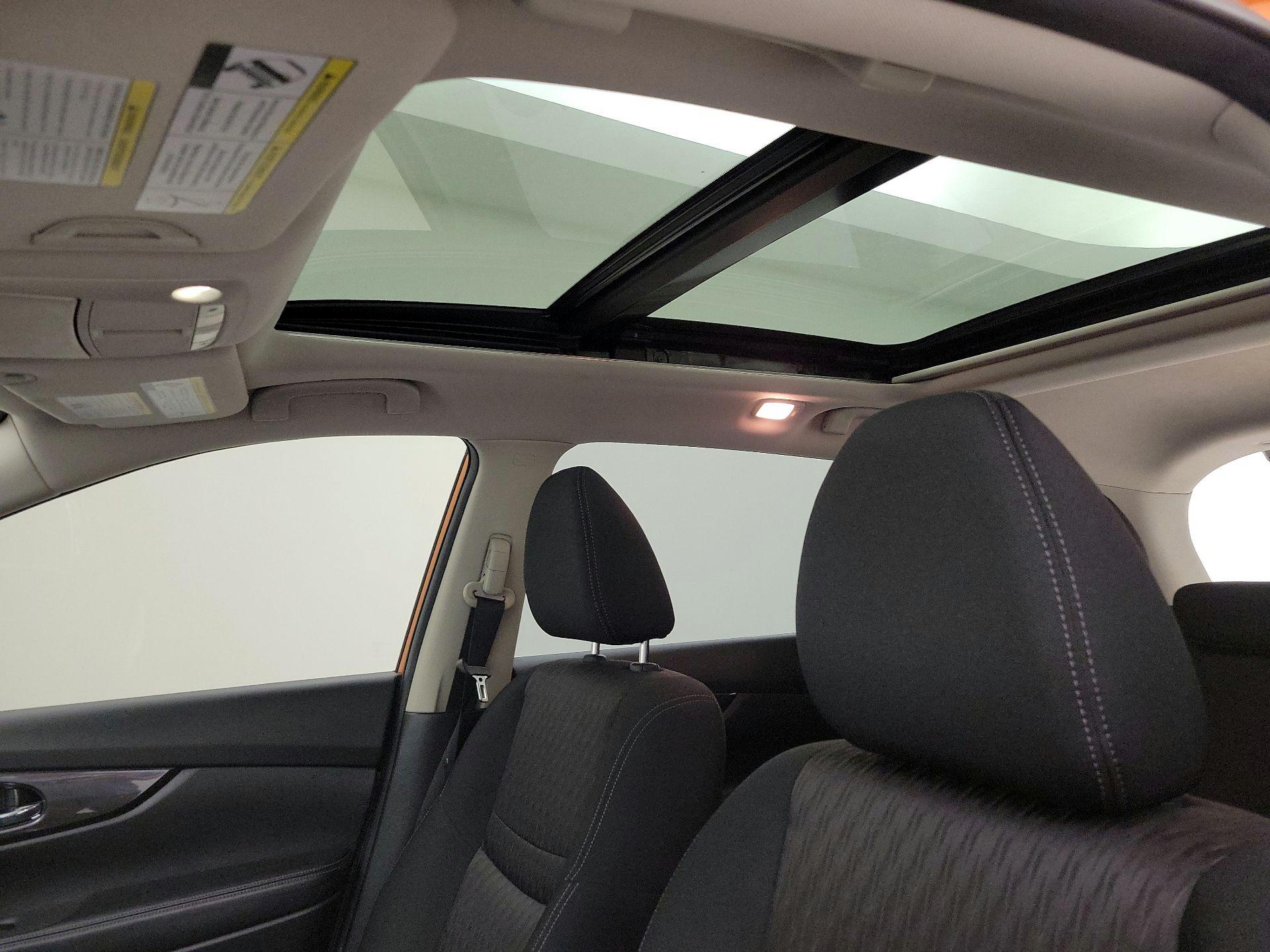 Thumbnail: 2019 Nissan Rogue - 20