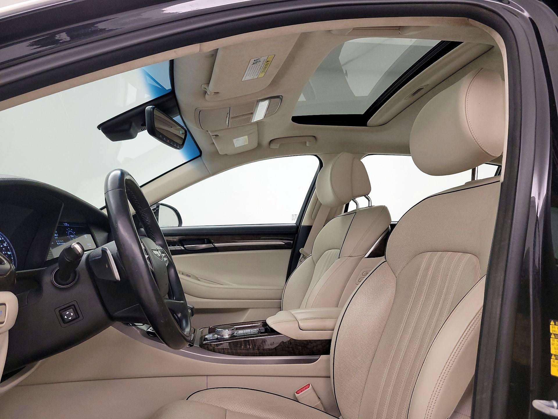 Thumbnail: 2019 Genesis G90 - 19