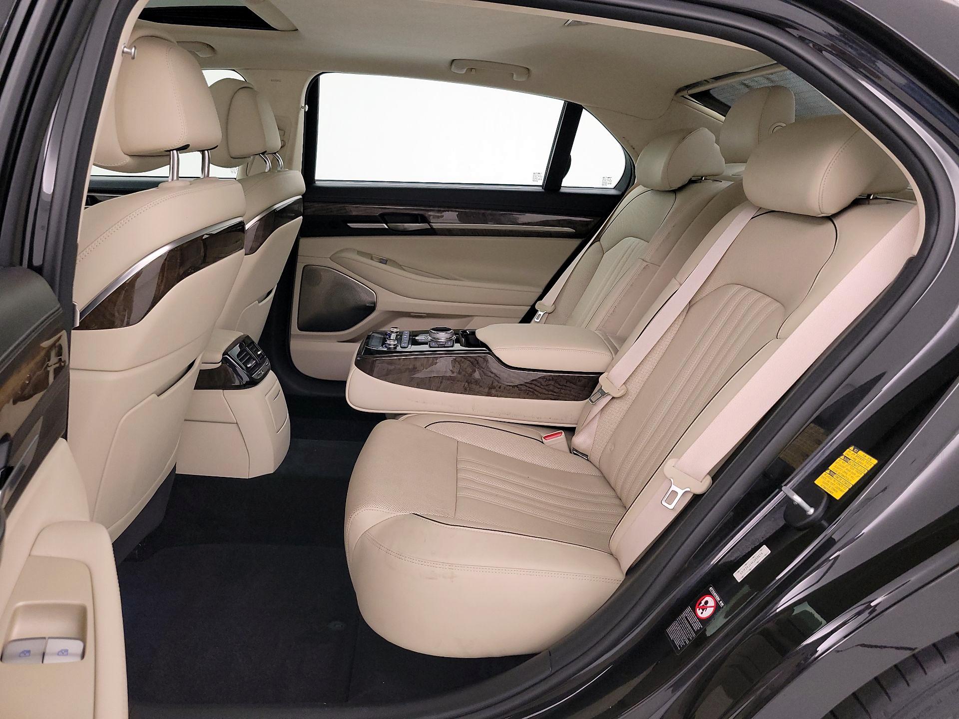 Thumbnail: 2019 Genesis G90 - 20