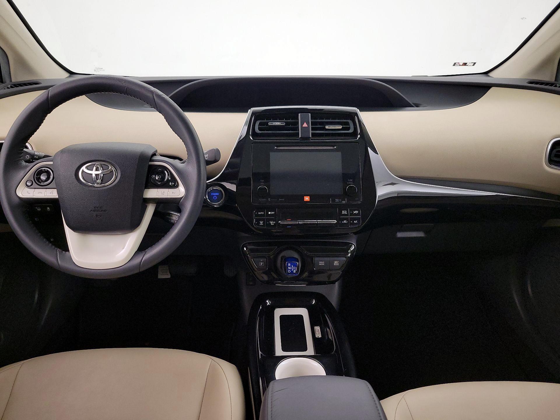 Thumbnail: 2016 Toyota Prius - 9