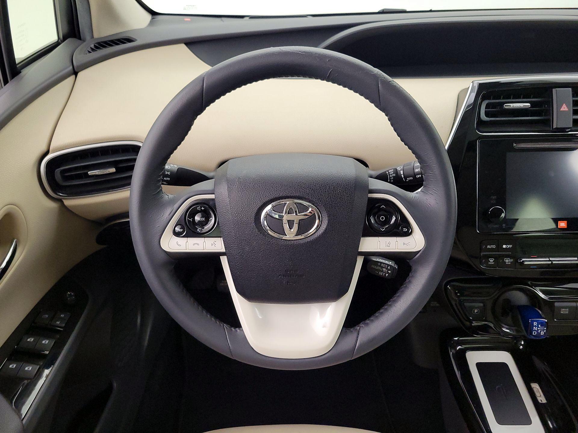 Thumbnail: 2016 Toyota Prius - 10