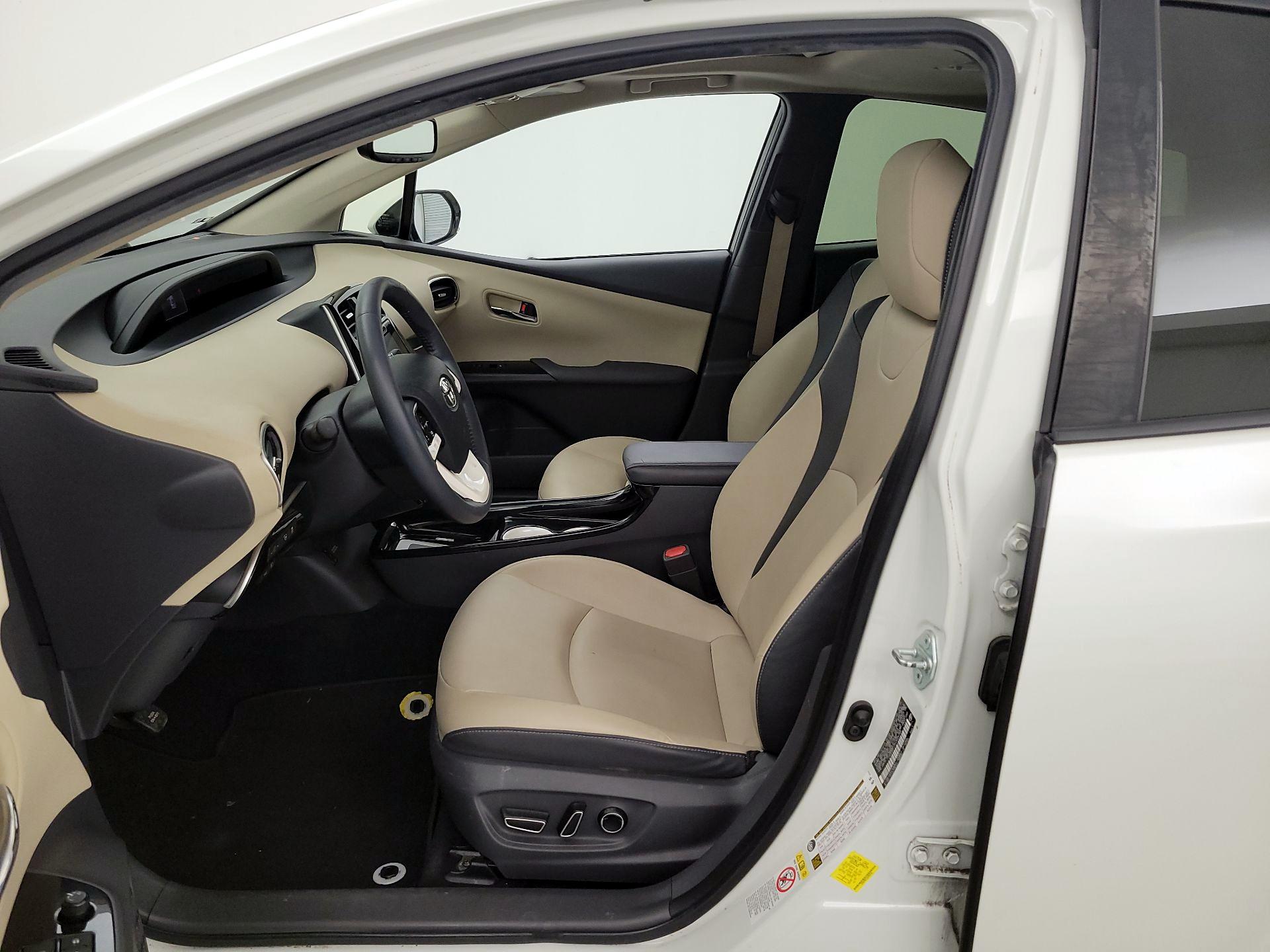 Thumbnail: 2016 Toyota Prius - 11