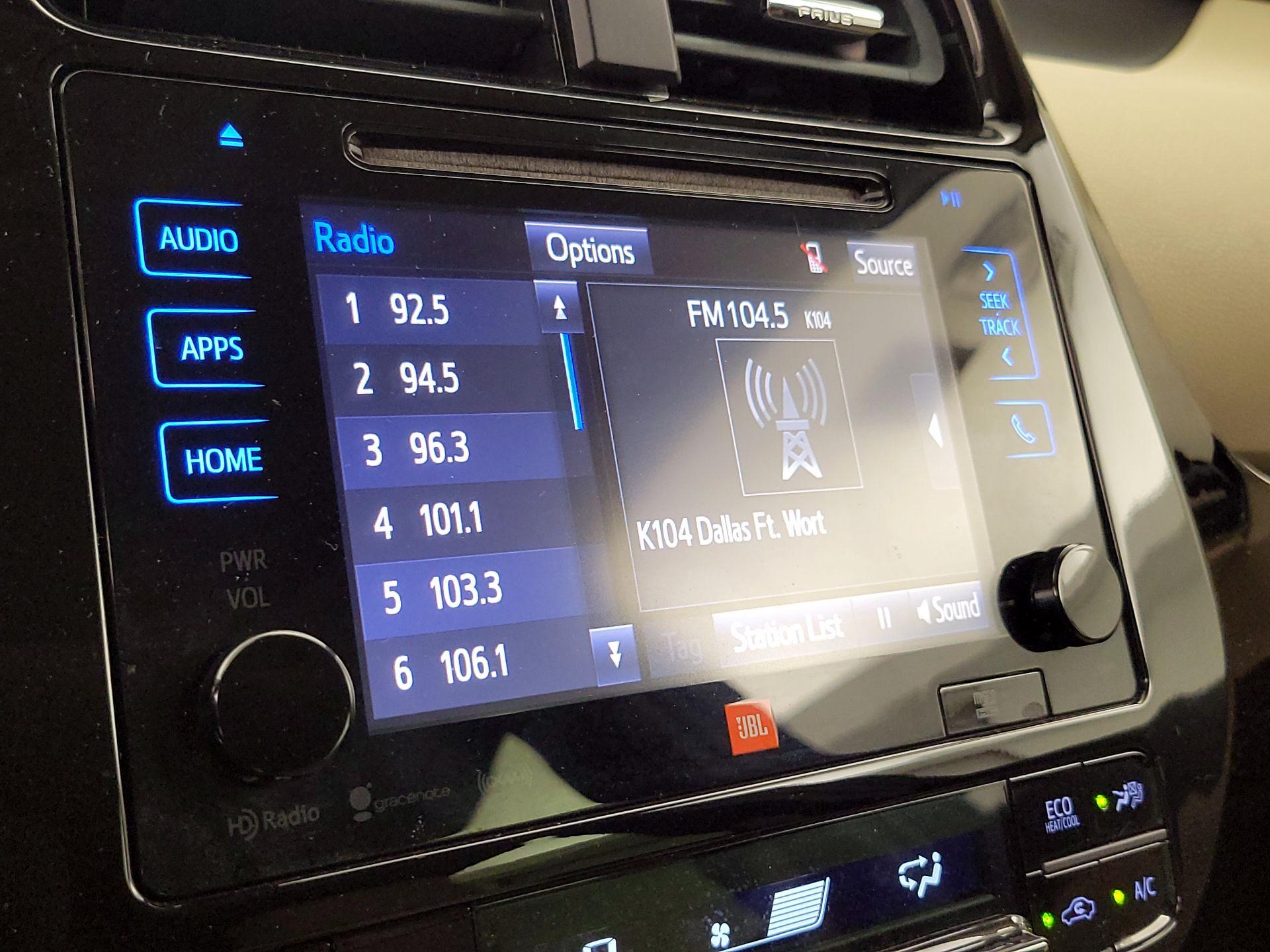 Thumbnail: 2016 Toyota Prius - 15