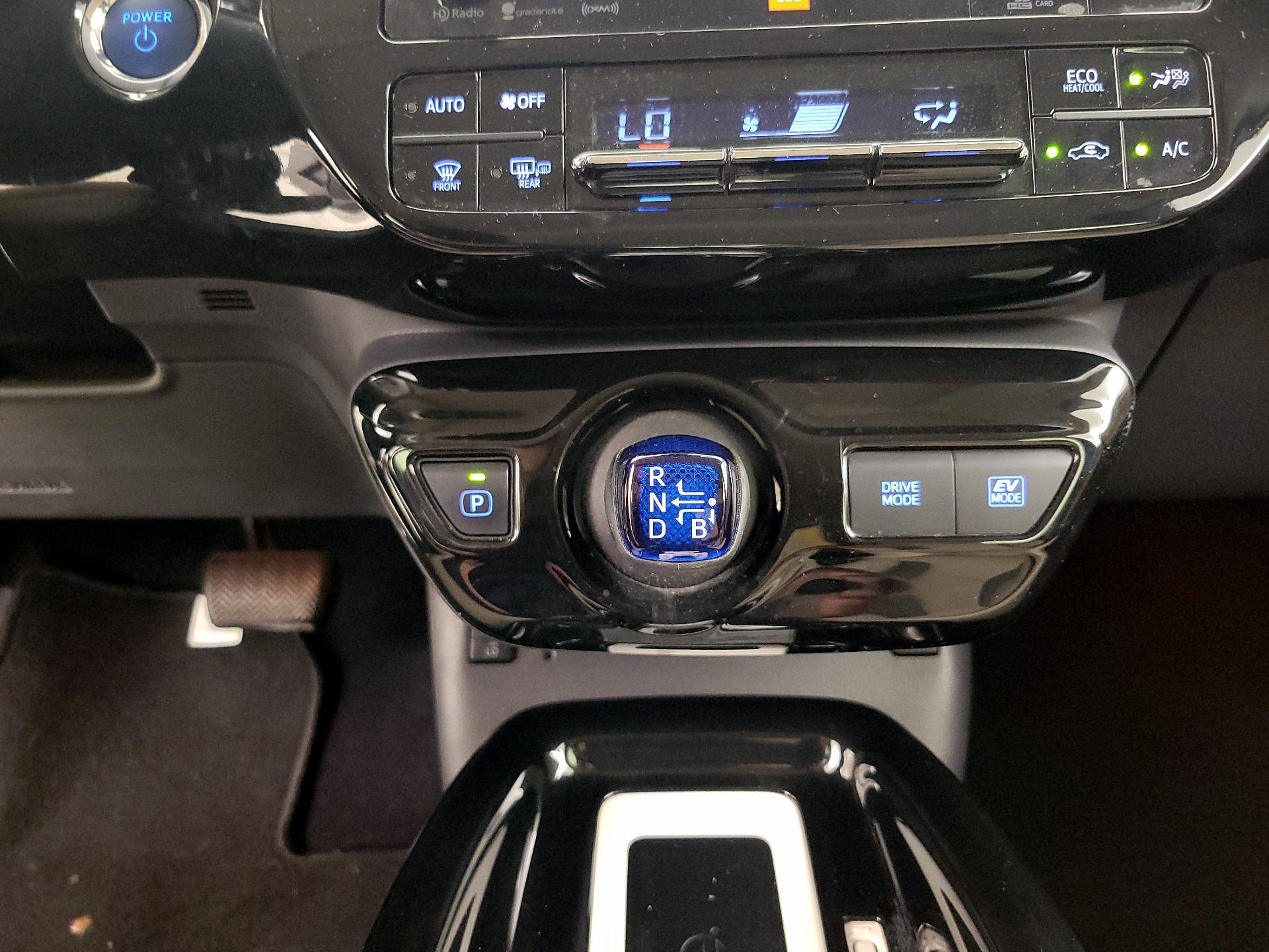 Thumbnail: 2016 Toyota Prius - 17