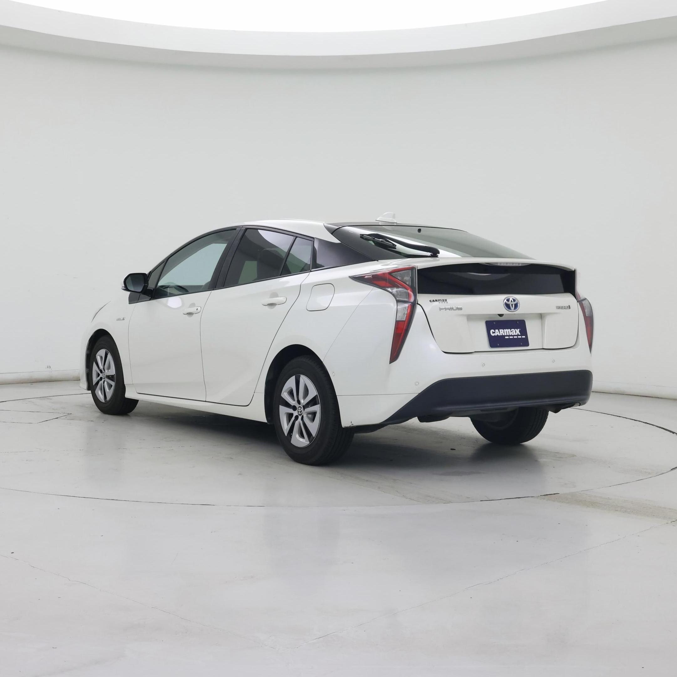 Thumbnail: 2016 Toyota Prius - 2