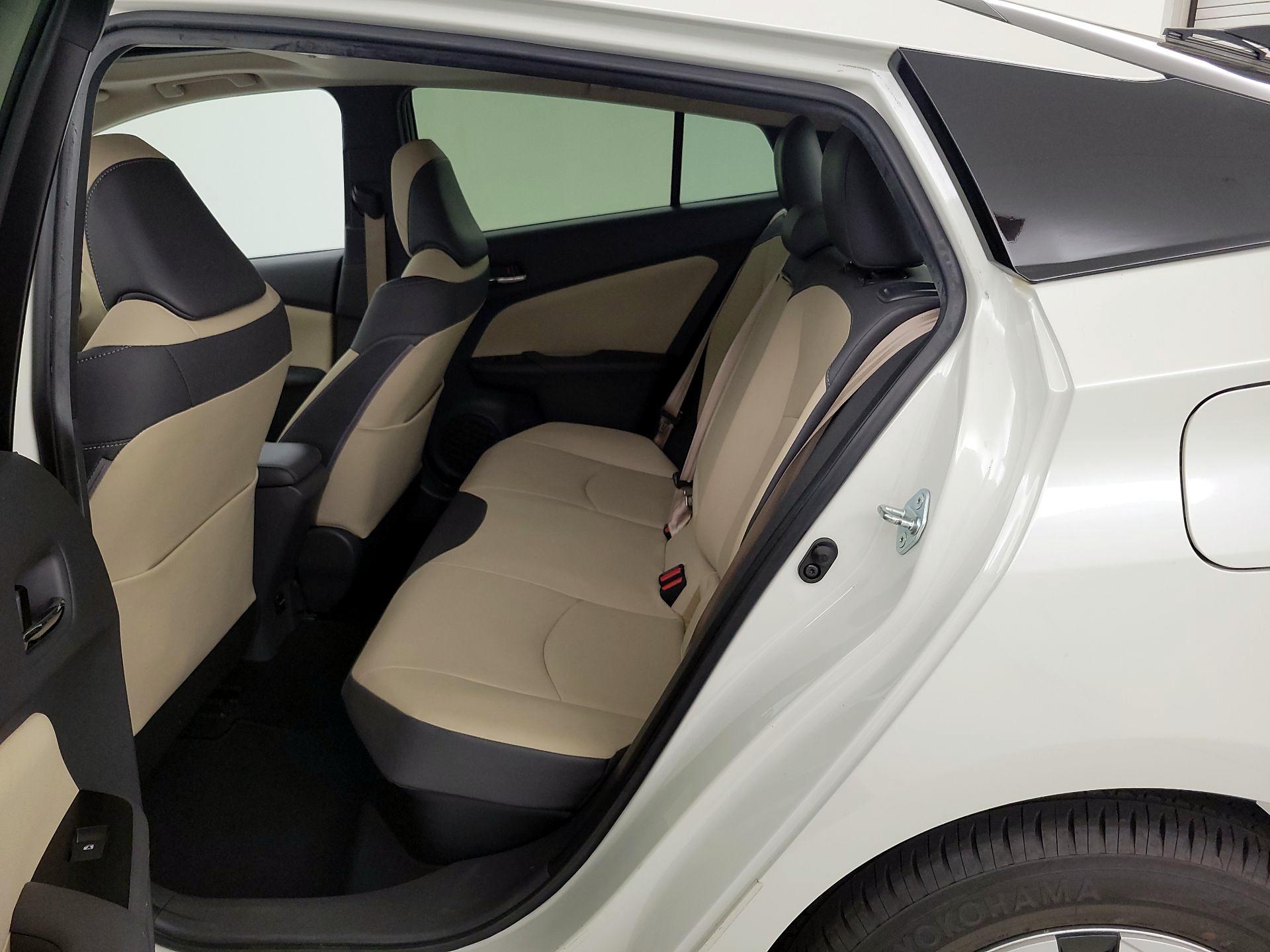 Thumbnail: 2016 Toyota Prius - 20