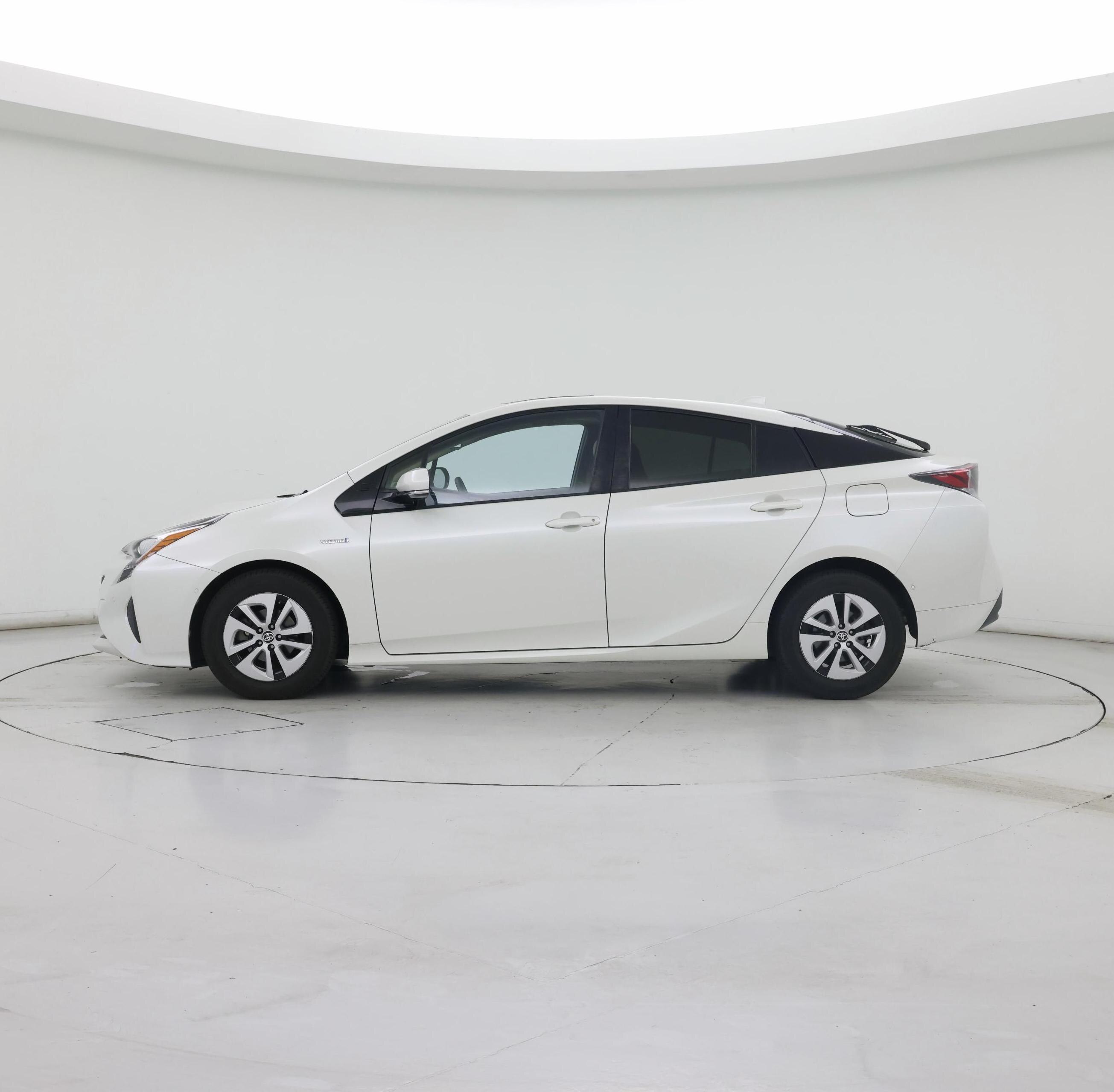 Thumbnail: 2016 Toyota Prius - 3