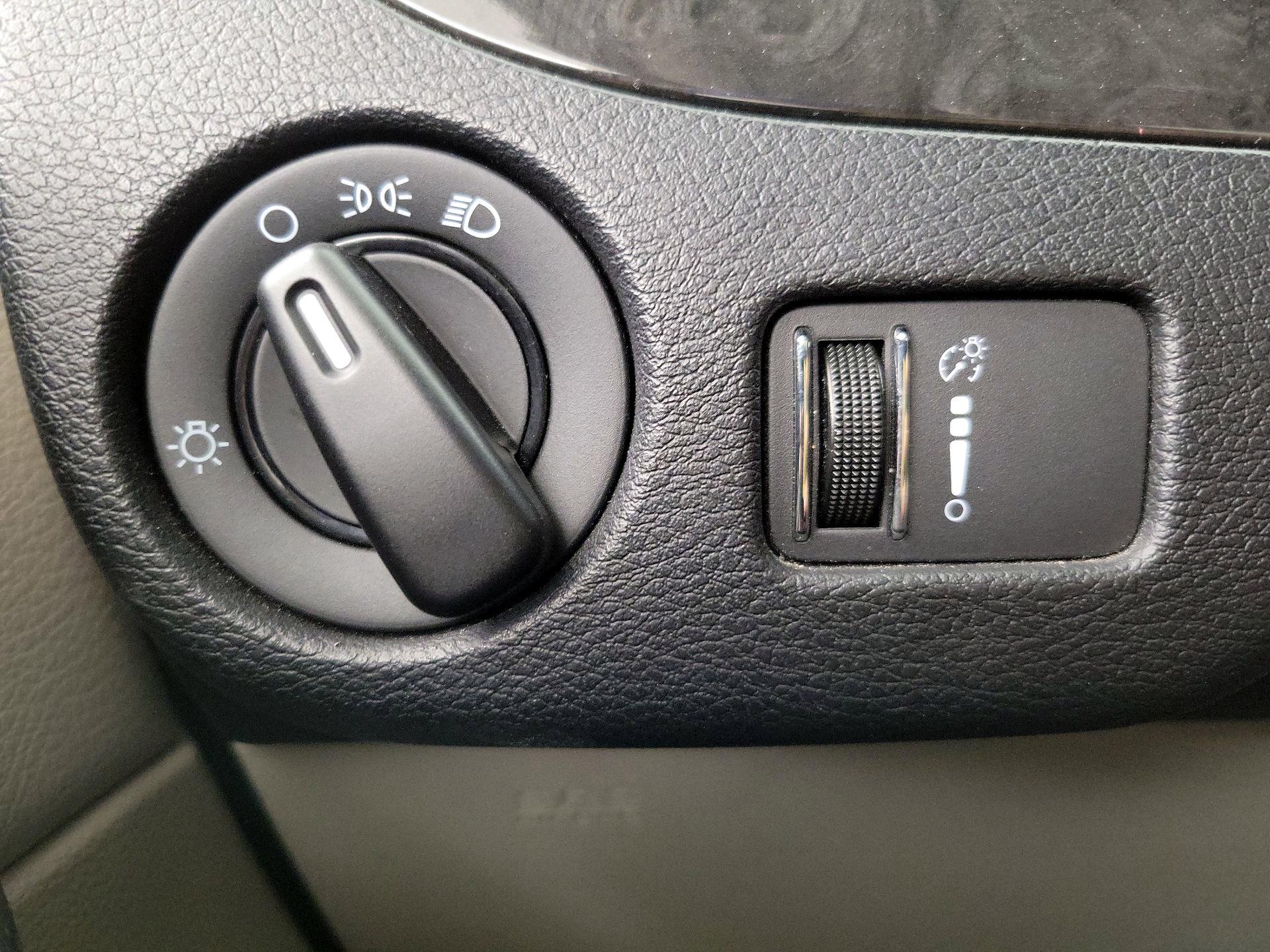 Thumbnail: 2017 Dodge Grand Caravan - 13