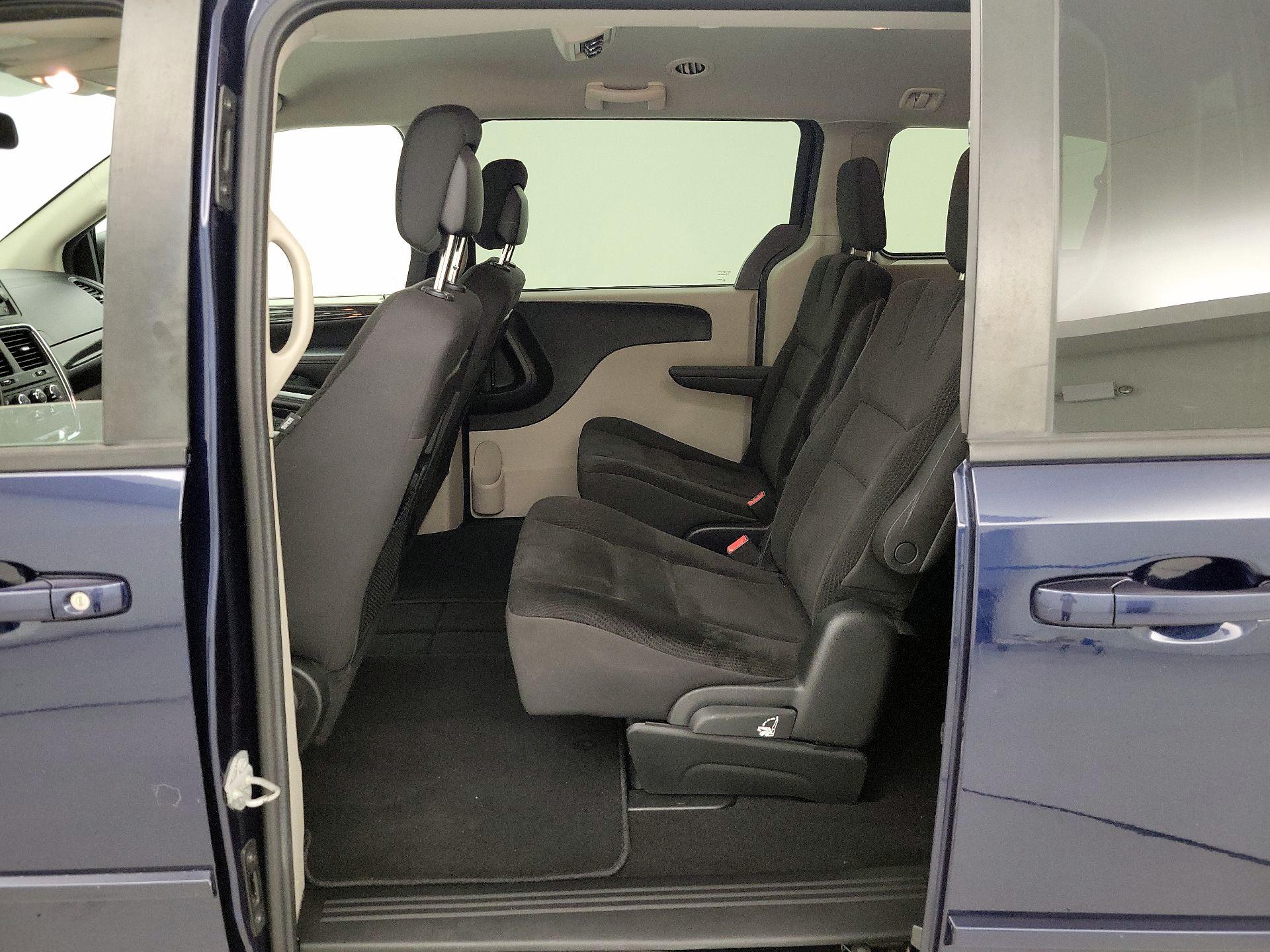 Thumbnail: 2017 Dodge Grand Caravan - 18