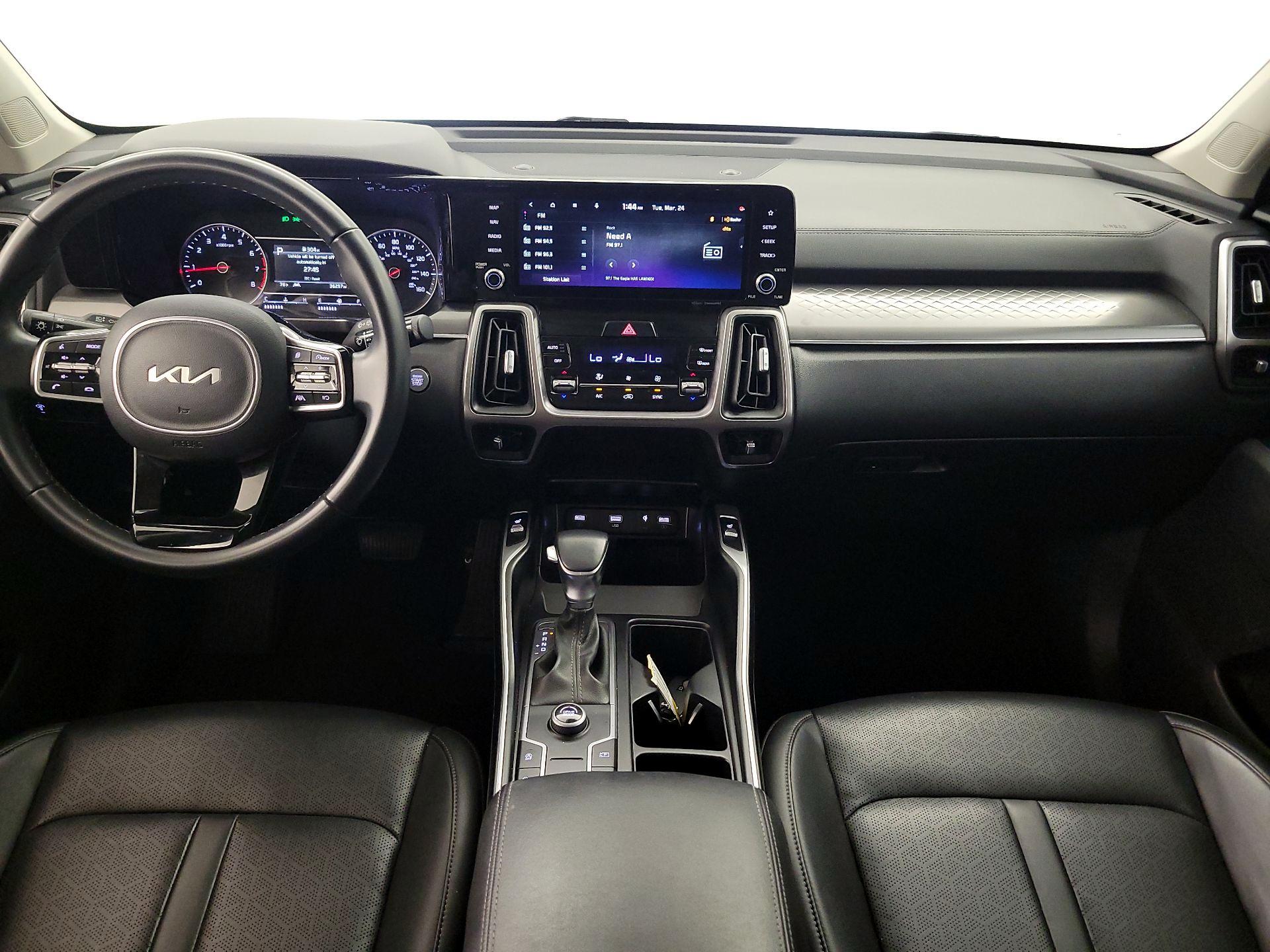 Thumbnail: 2023 Kia Sorento - 9
