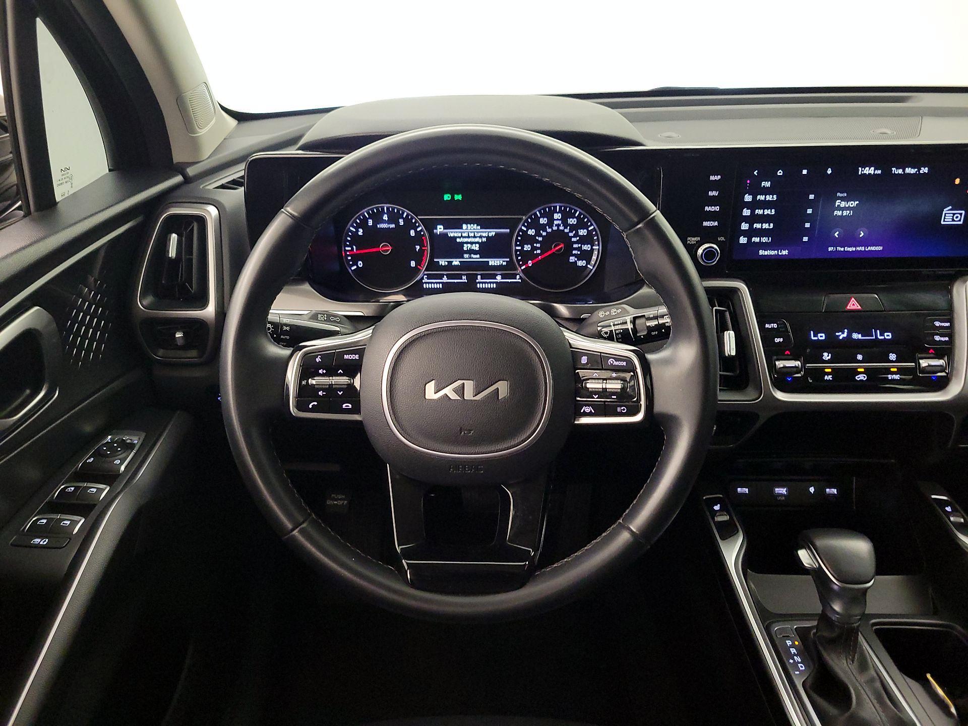 Thumbnail: 2023 Kia Sorento - 10
