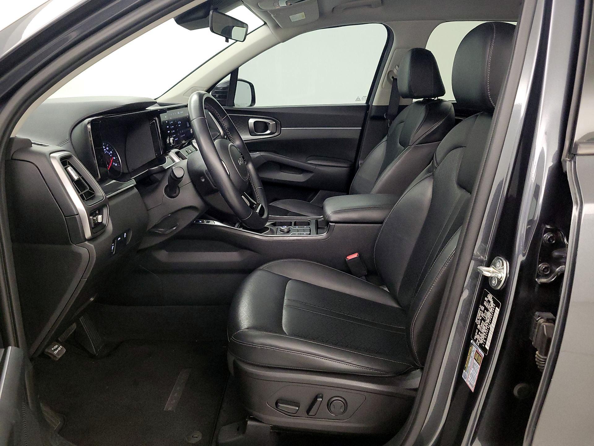 Thumbnail: 2023 Kia Sorento - 11