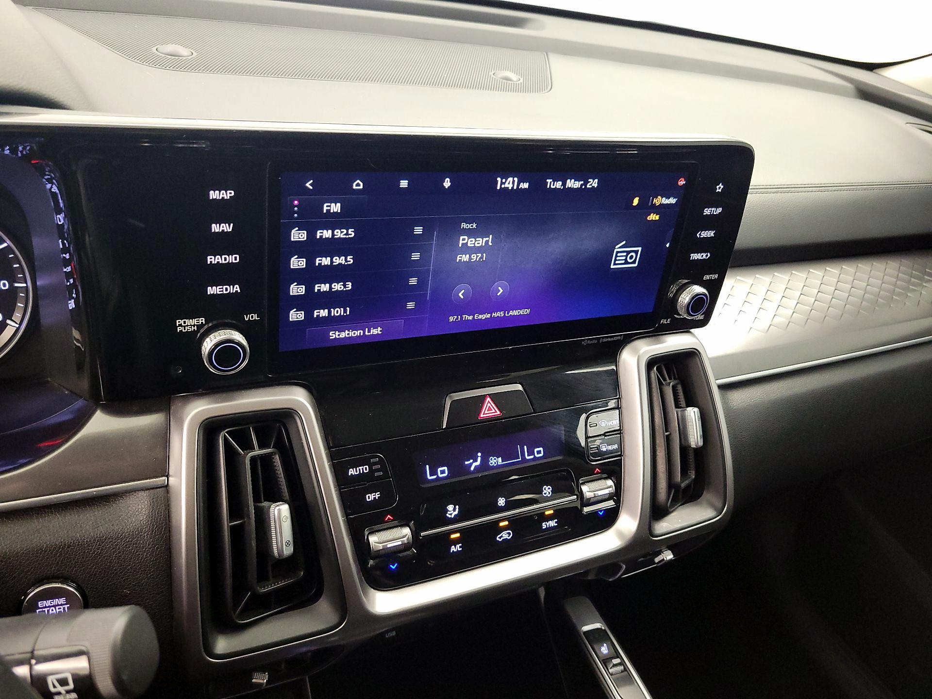 Thumbnail: 2023 Kia Sorento - 16