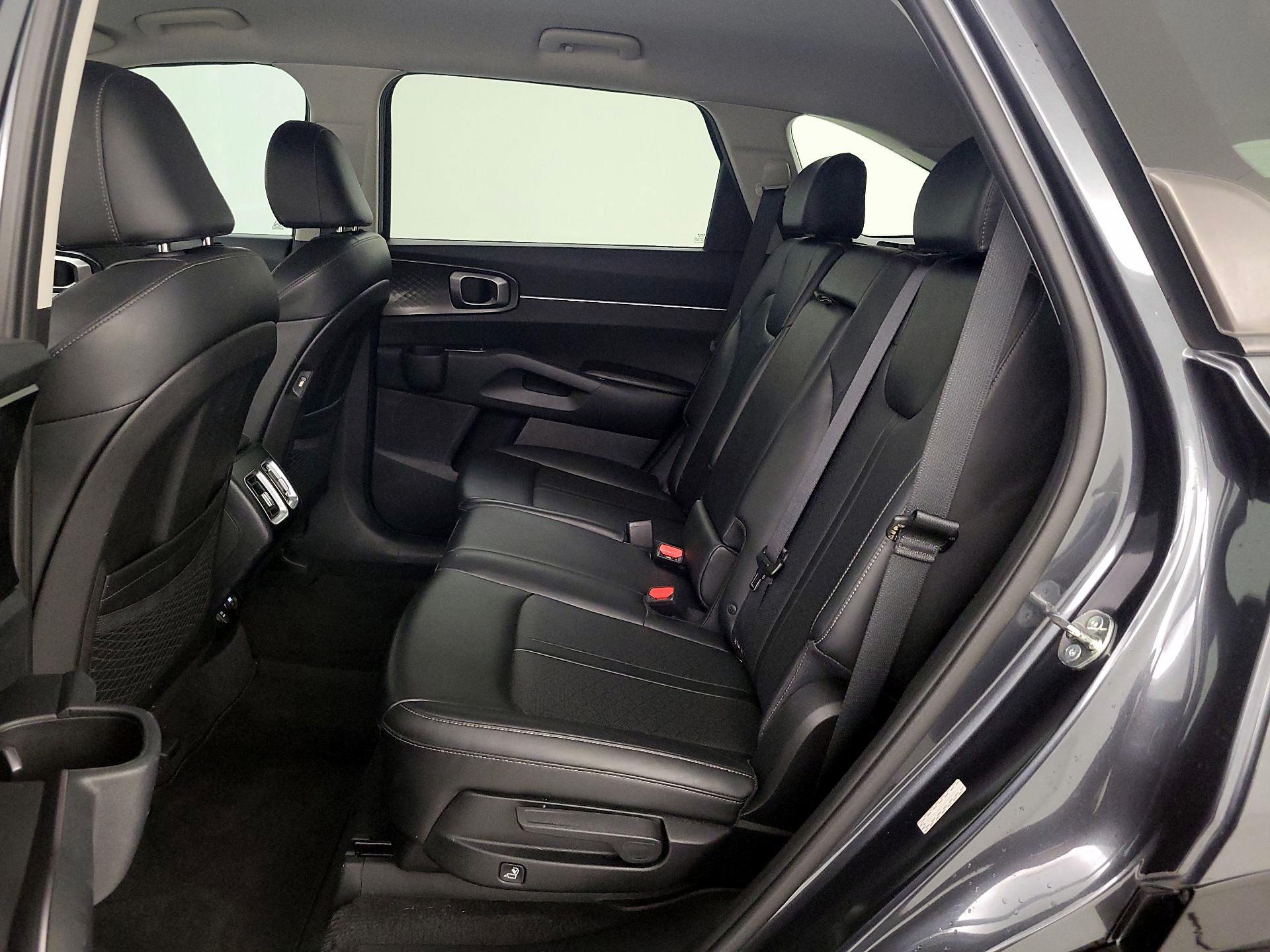 Thumbnail: 2023 Kia Sorento - 19