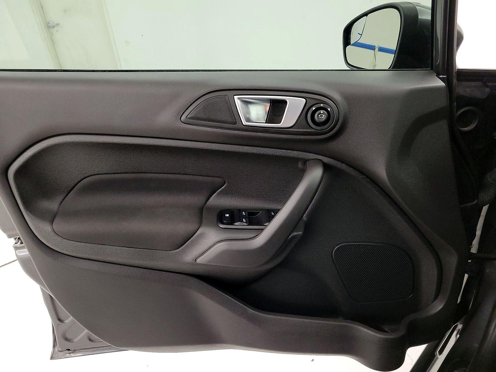 Thumbnail: 2019 Ford Fiesta - 12