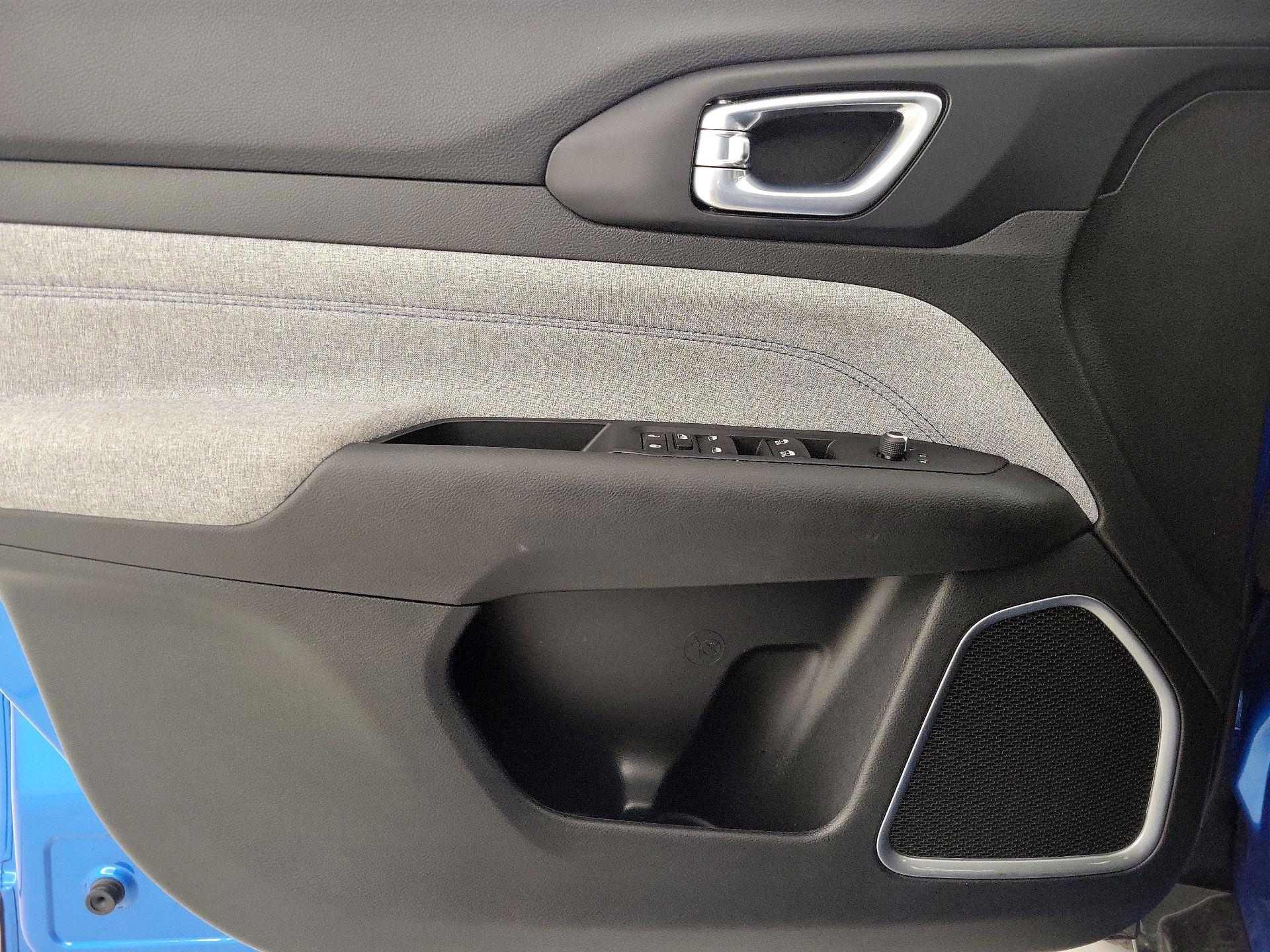 Thumbnail: 2023 Jeep Compass - 12