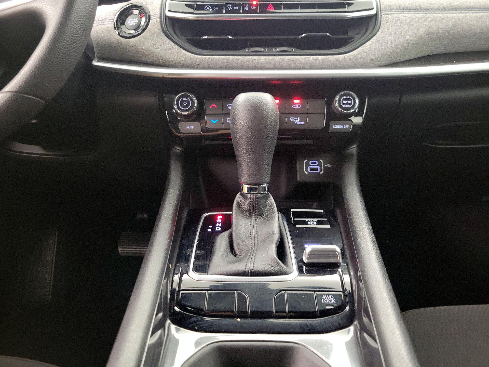 Thumbnail: 2023 Jeep Compass - 17