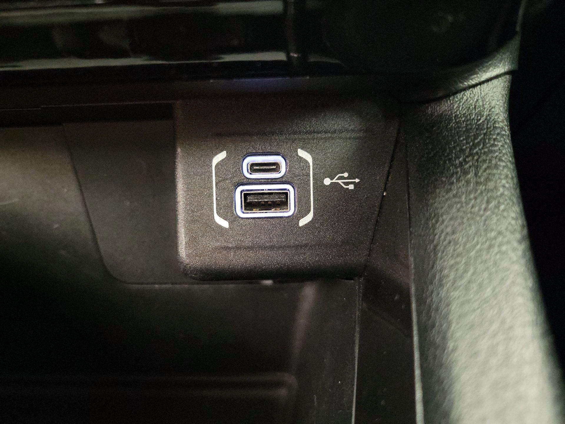 Thumbnail: 2023 Jeep Compass - 18