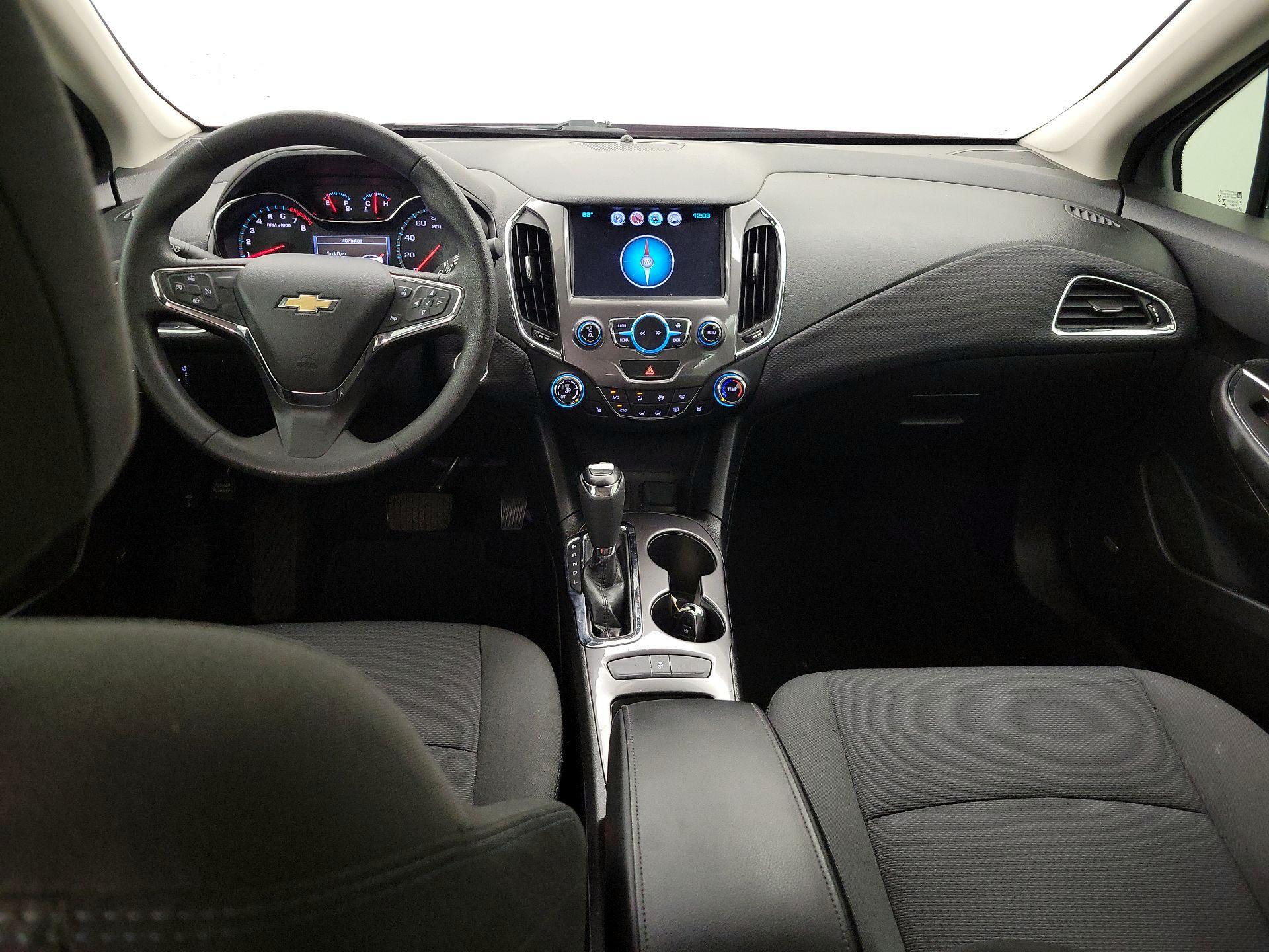 Thumbnail: 2018 Chevrolet Cruze - 9