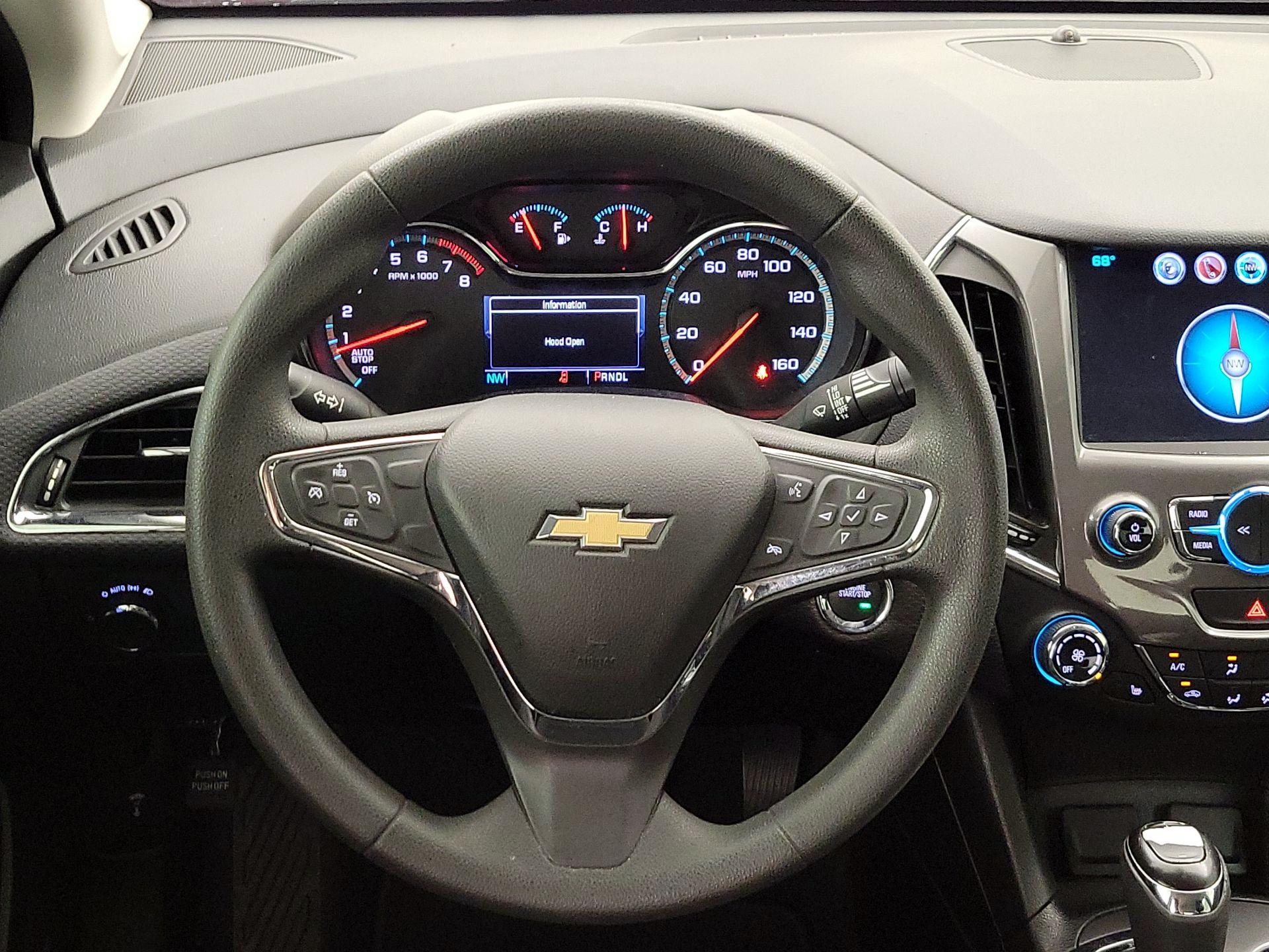 Thumbnail: 2018 Chevrolet Cruze - 10