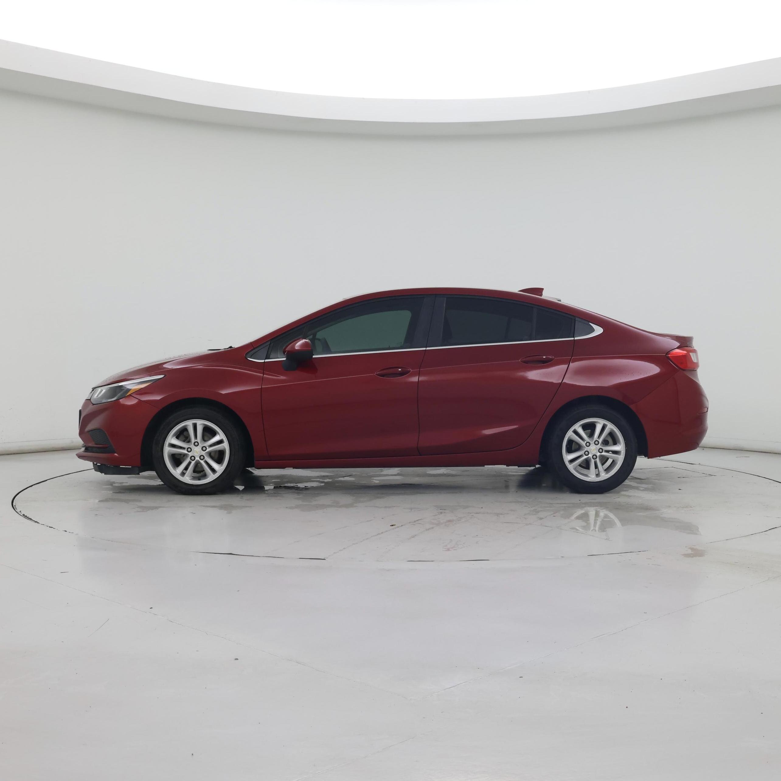 Thumbnail: 2018 Chevrolet Cruze - 3