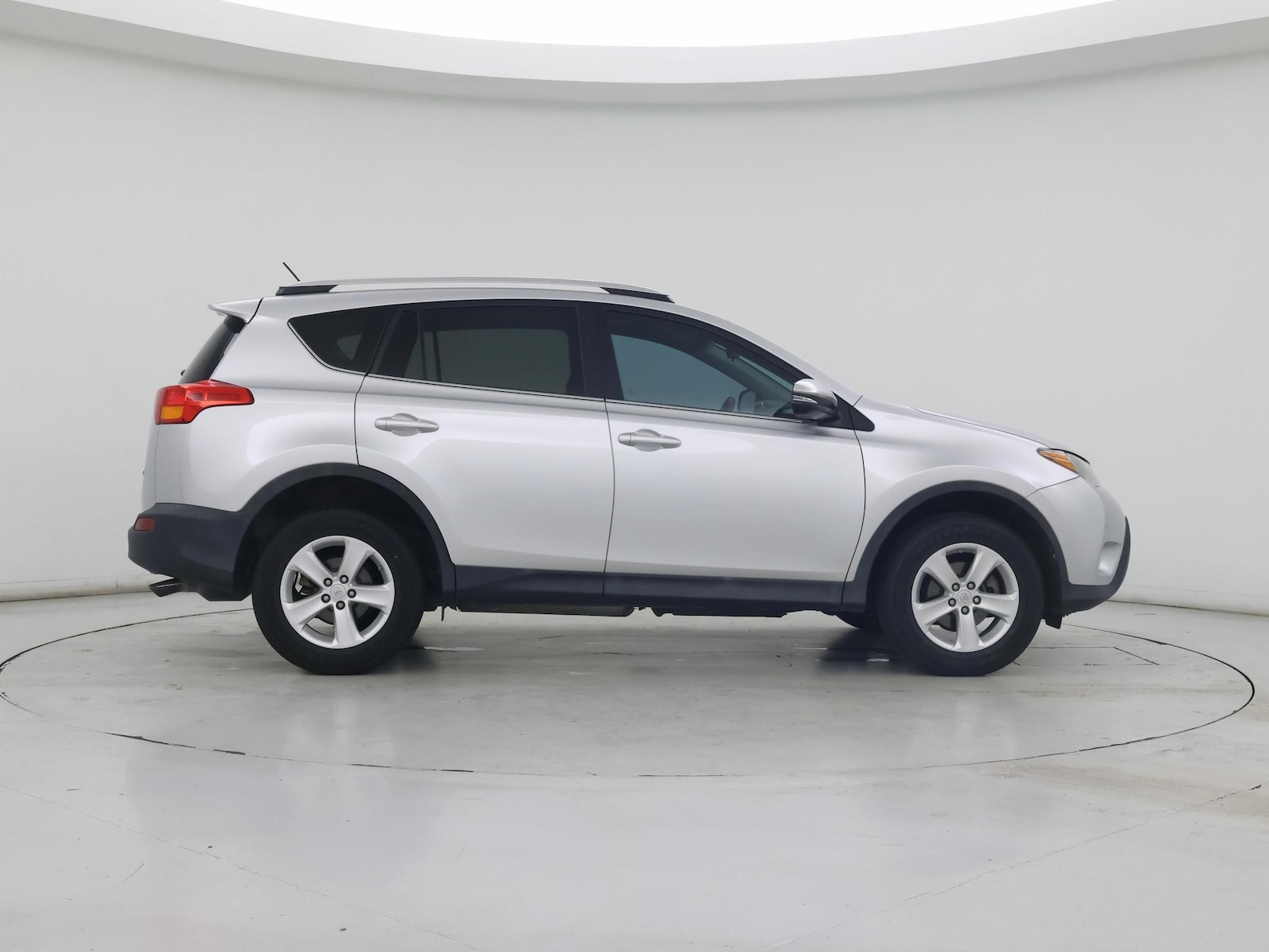 2014 Toyota RAV4 XLE - Photo 8