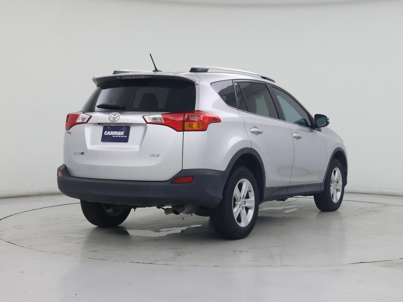 2014 Toyota RAV4 XLE - Photo 9