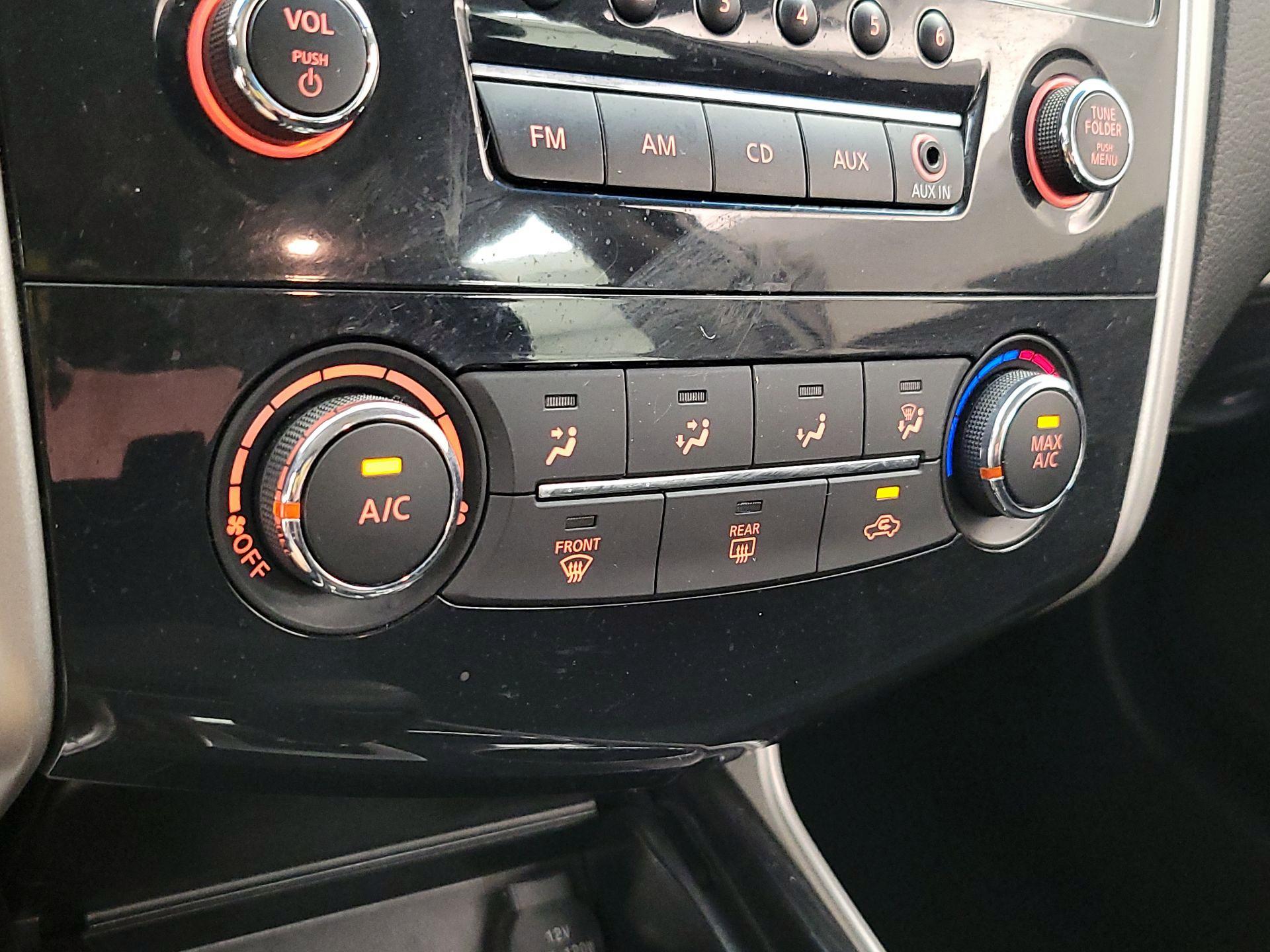 Thumbnail: 2014 Nissan Altima - 15