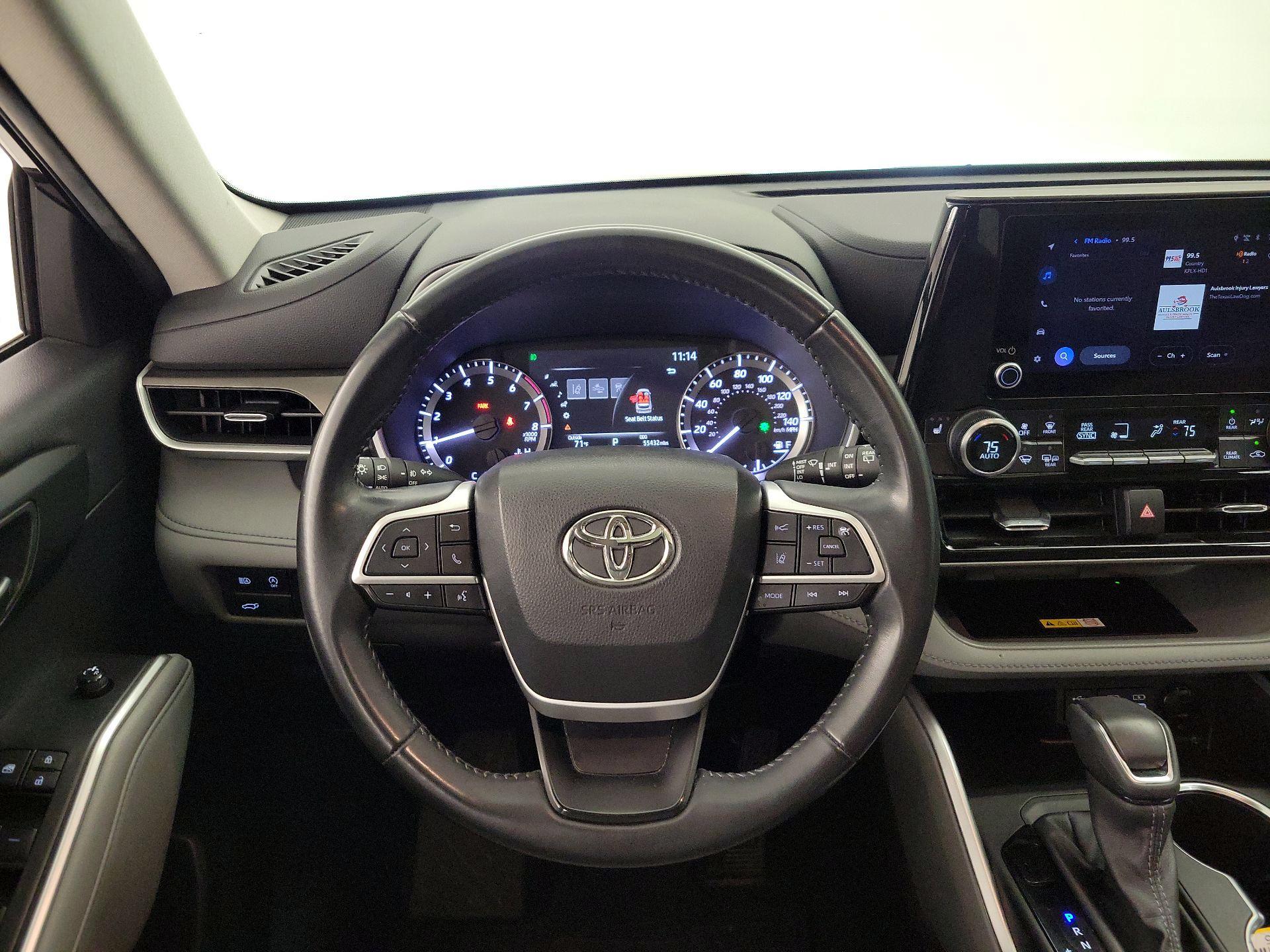 Thumbnail: 2023 Toyota Highlander - 10