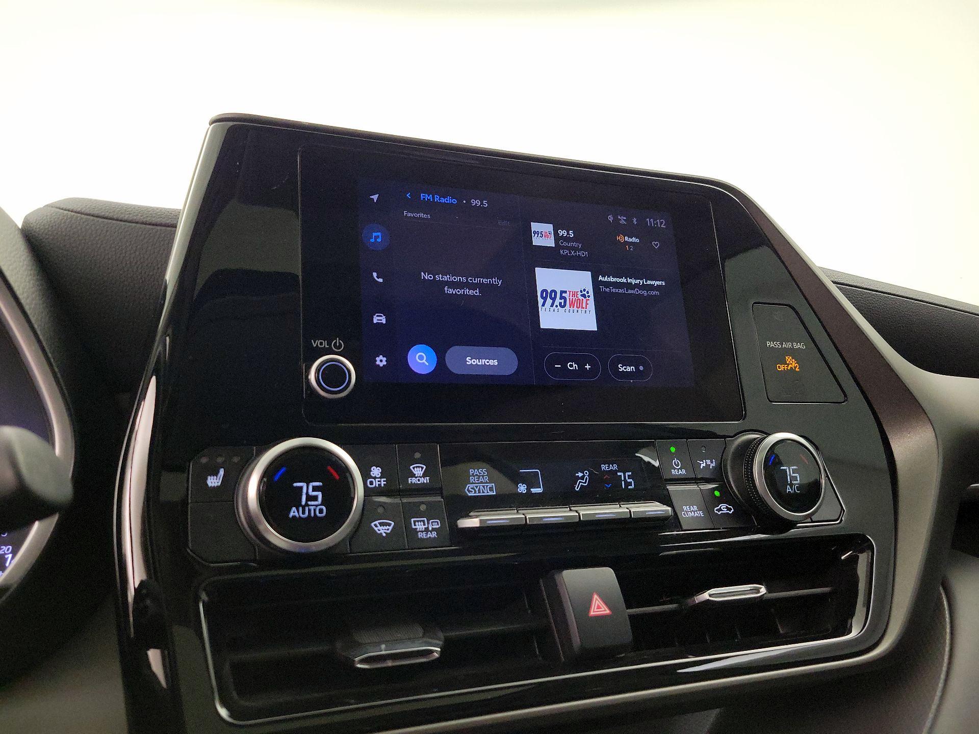 Thumbnail: 2023 Toyota Highlander - 15