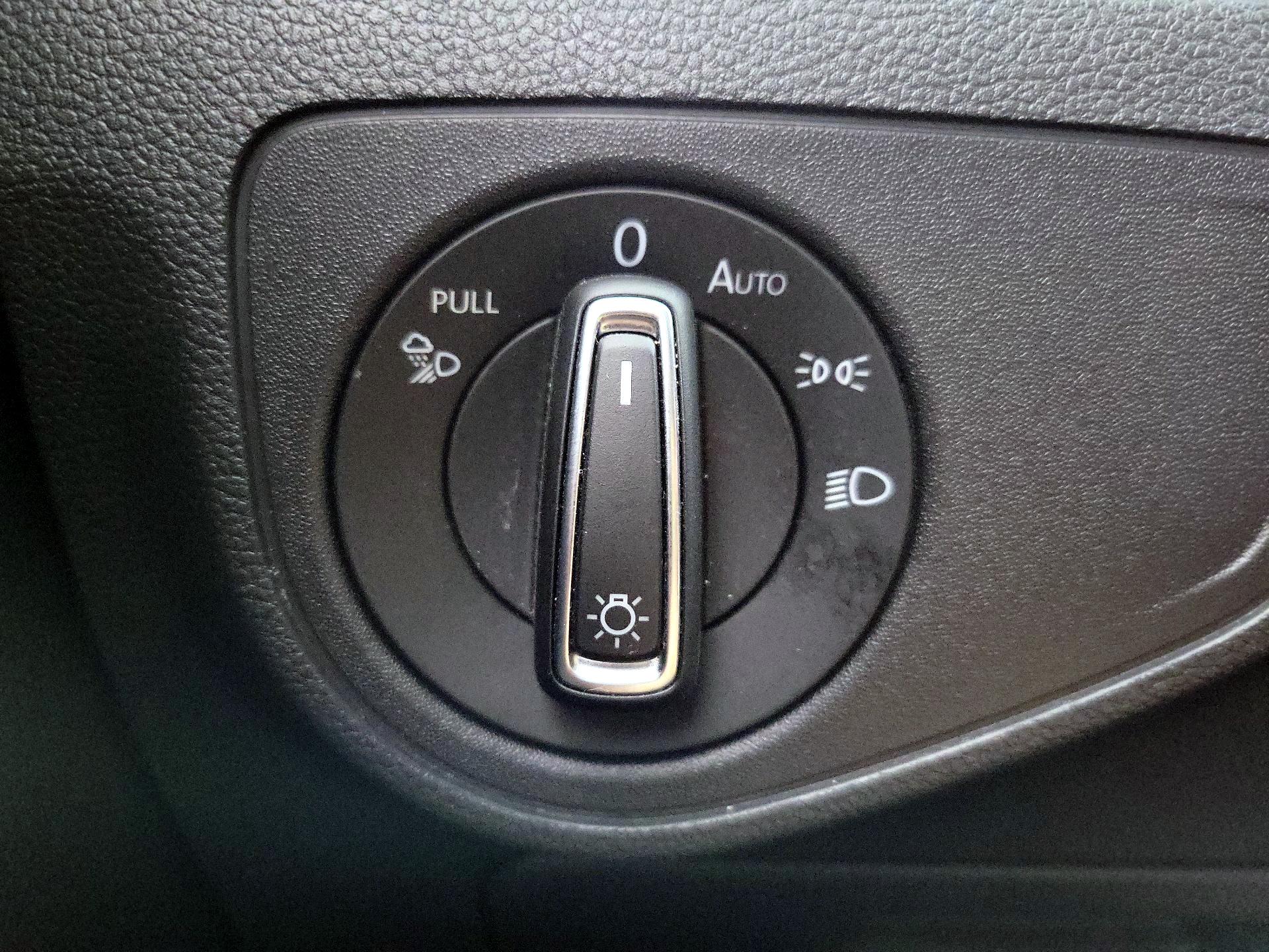 Thumbnail: 2021 Volkswagen Atlas - 13