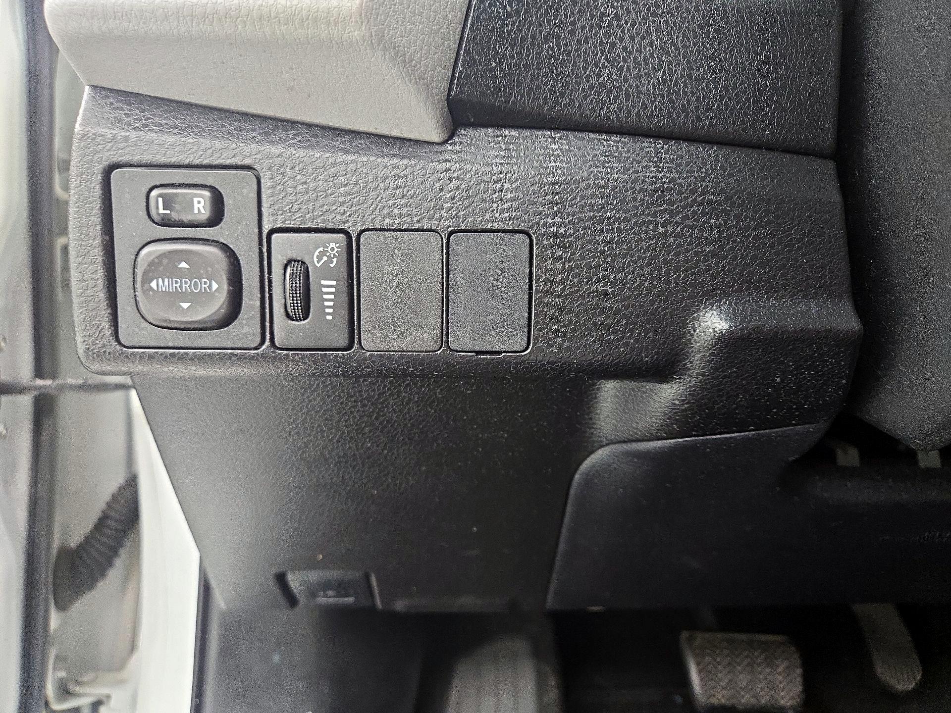 Thumbnail: 2014 Toyota Corolla - 13
